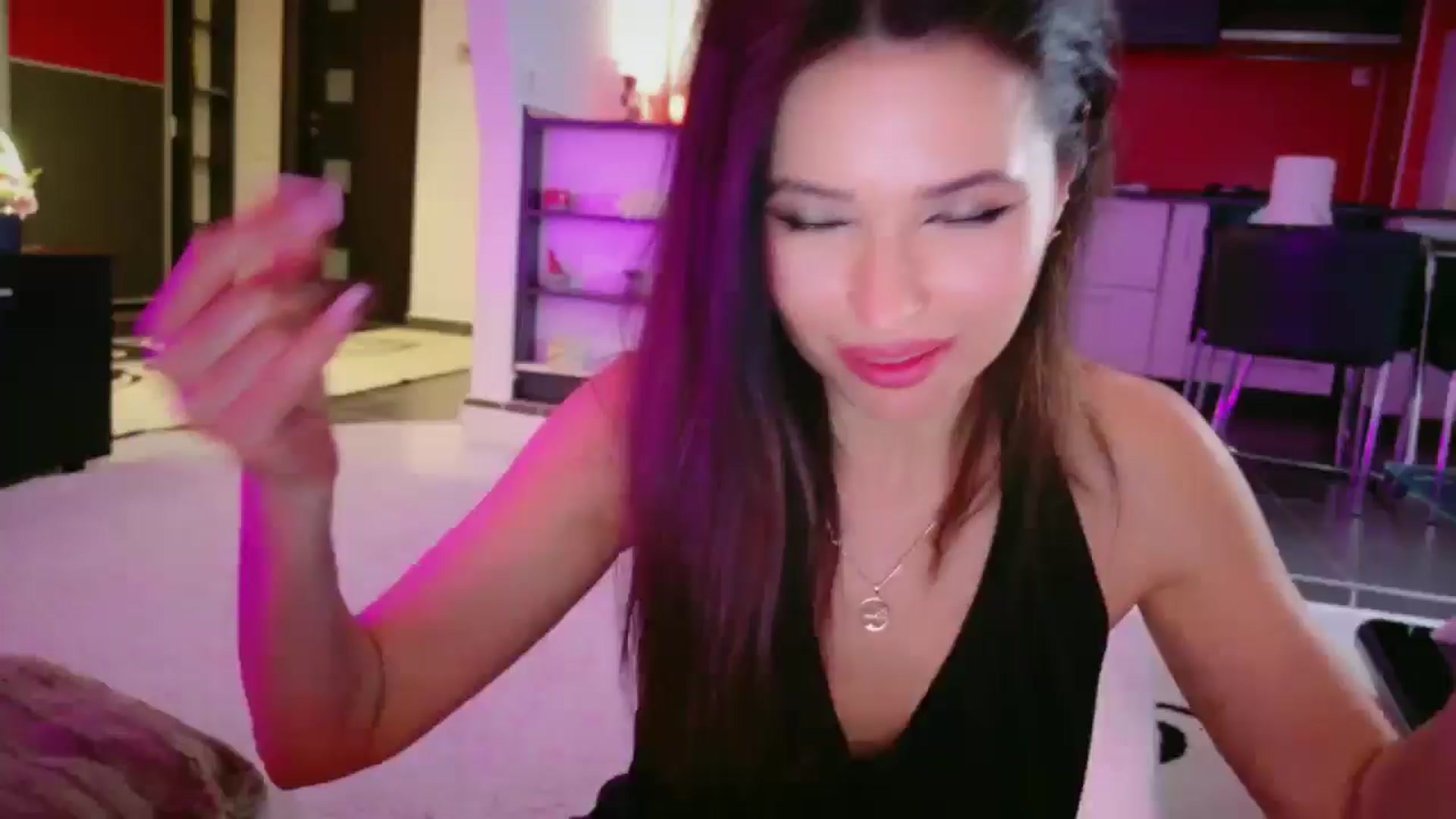 Gallery image thumbnail from SmileyTinaa's myfreecams stream on, 04/17/2026, 02:07 image 12 of 20