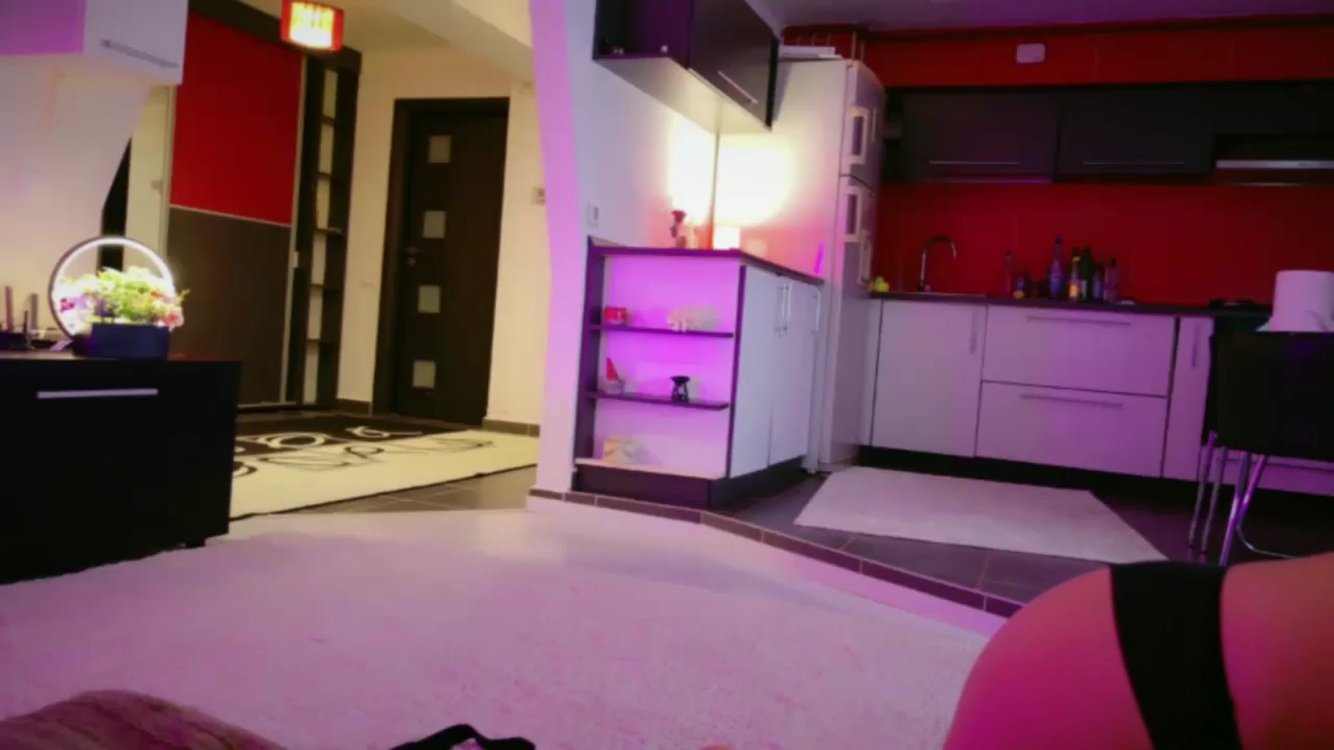 Gallery image thumbnail from SmileyTinaa's myfreecams stream on, 04/17/2026, 03:08 image 8 of 20