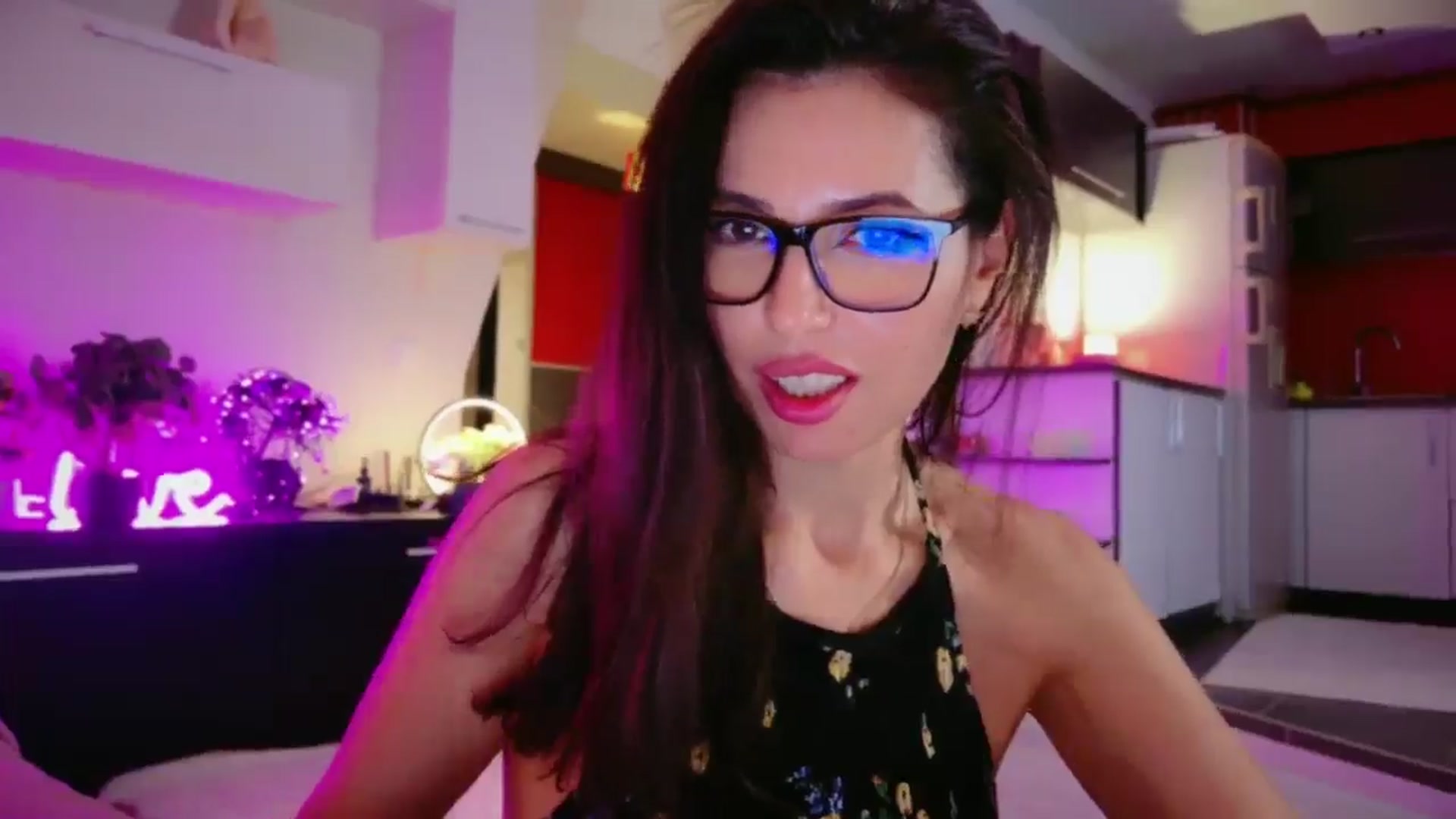 Gallery image thumbnail from SmileyTinaa's myfreecams stream on, 04/17/2026, 03:08 image 12 of 20