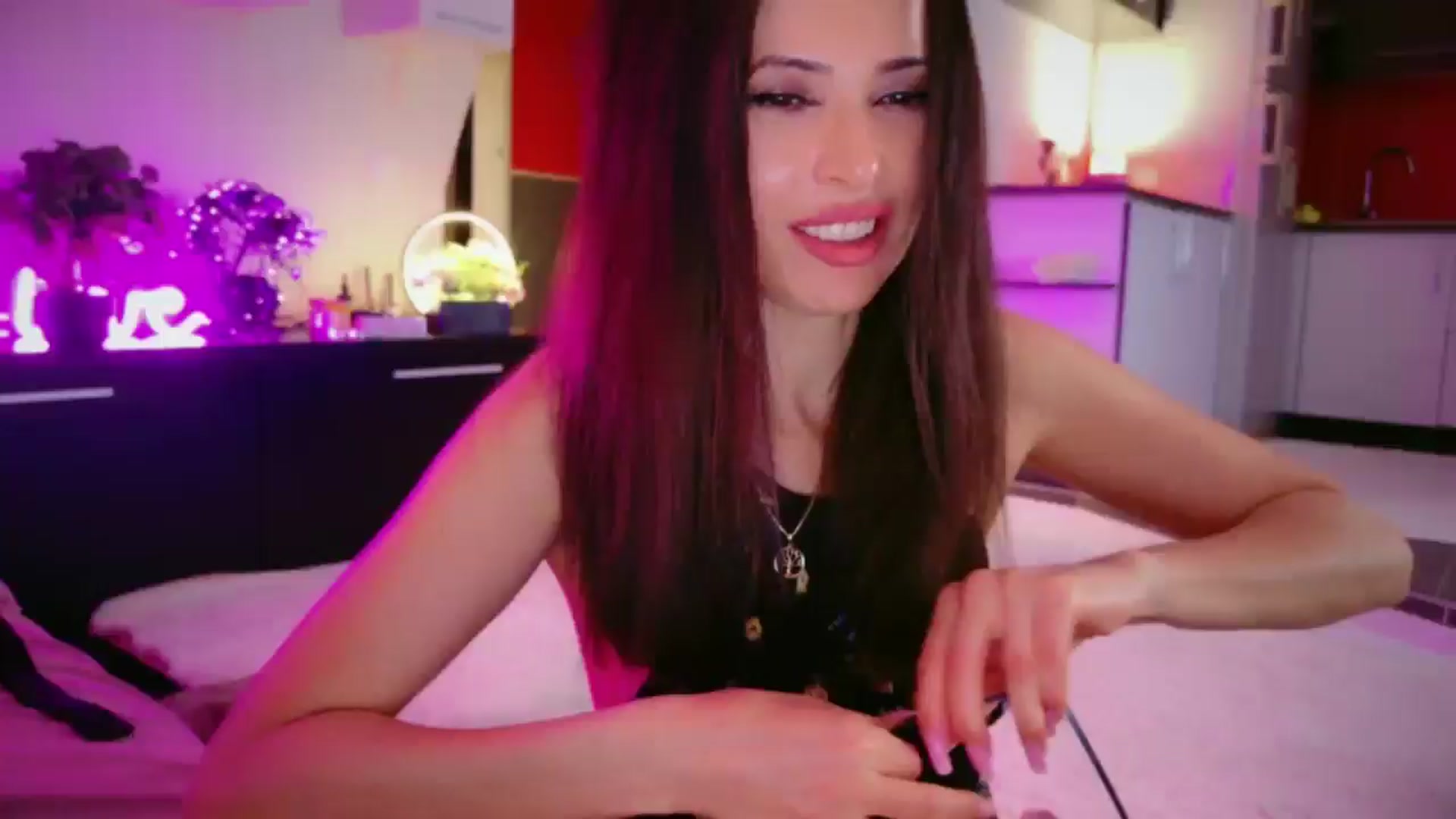 Gallery image thumbnail from SmileyTinaa's myfreecams stream on, 04/17/2026, 05:30 image 1 of 20
