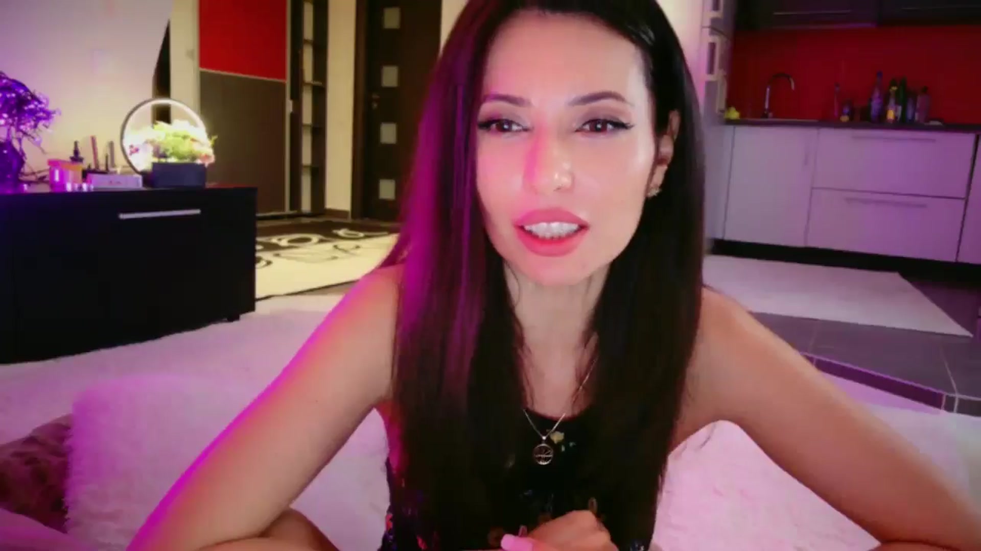 Gallery image thumbnail from SmileyTinaa's myfreecams stream on, 04/17/2026, 05:30 image 3 of 20