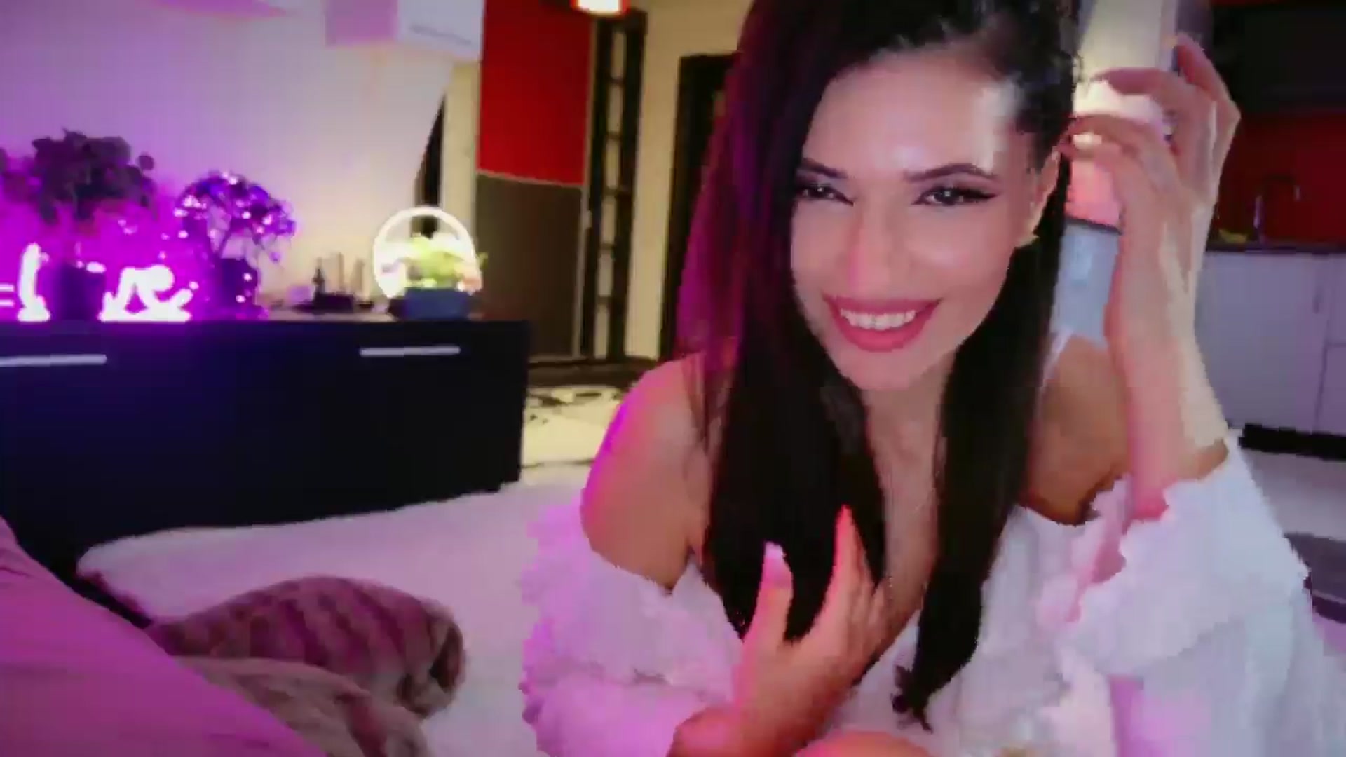 Gallery image thumbnail from SmileyTinaa's myfreecams stream on, 04/18/2026, 01:23 image 4 of 20
