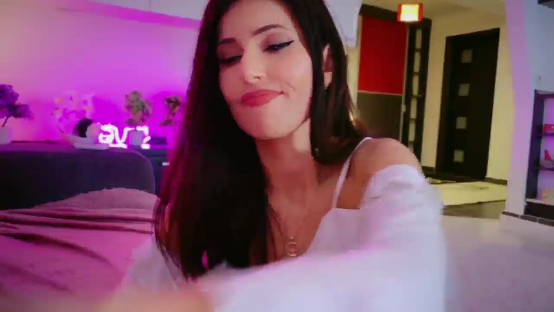 Gallery image thumbnail from SmileyTinaa's myfreecams stream on, 04/18/2026, 01:23 image 3 of 20