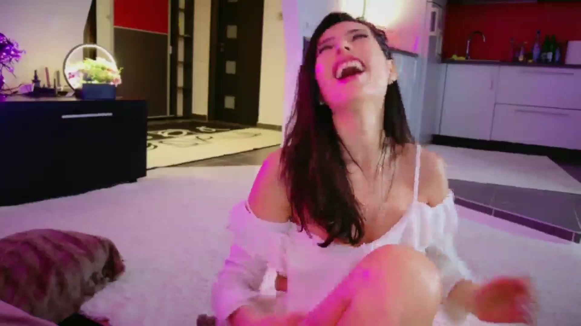 Gallery image thumbnail from SmileyTinaa's myfreecams stream on, 04/18/2026, 06:14 image 18 of 20