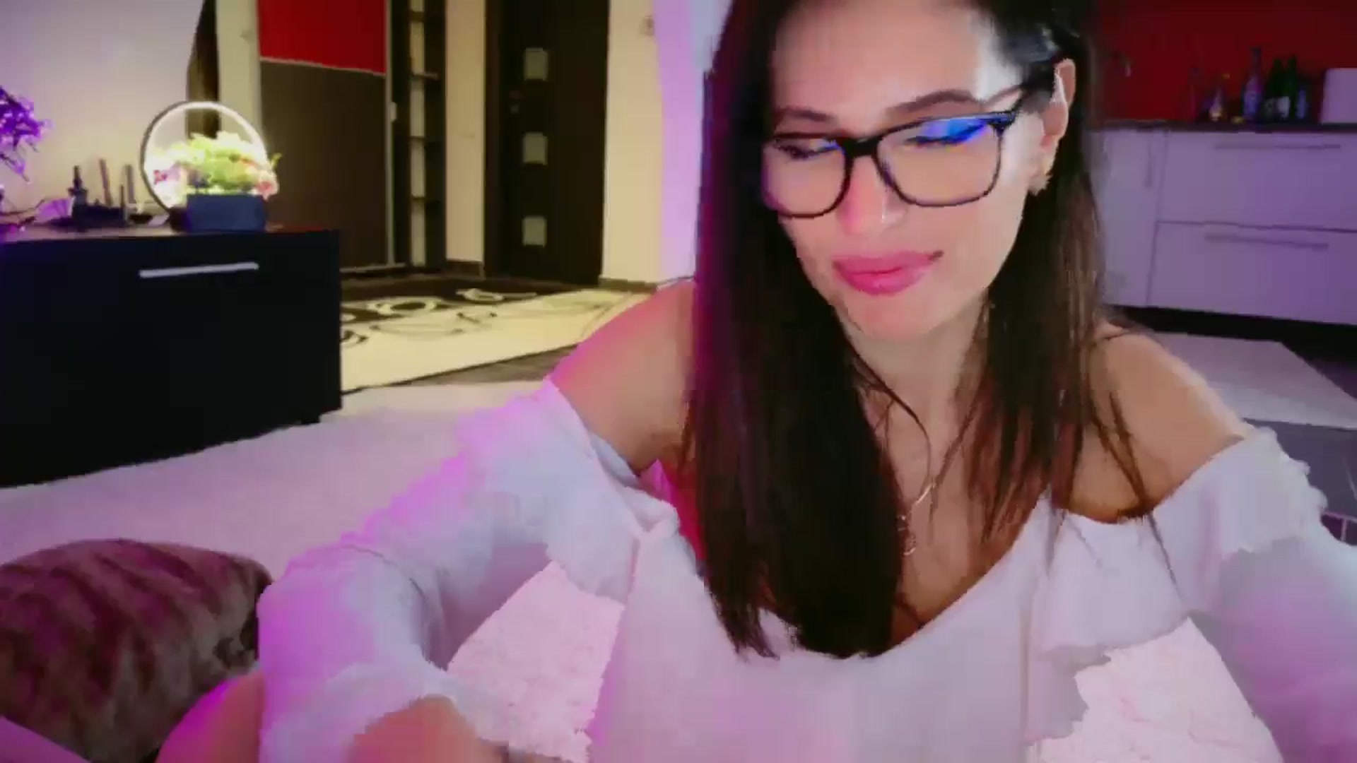 Gallery image thumbnail from SmileyTinaa's myfreecams stream on, 04/18/2026, 06:14 image 5 of 20
