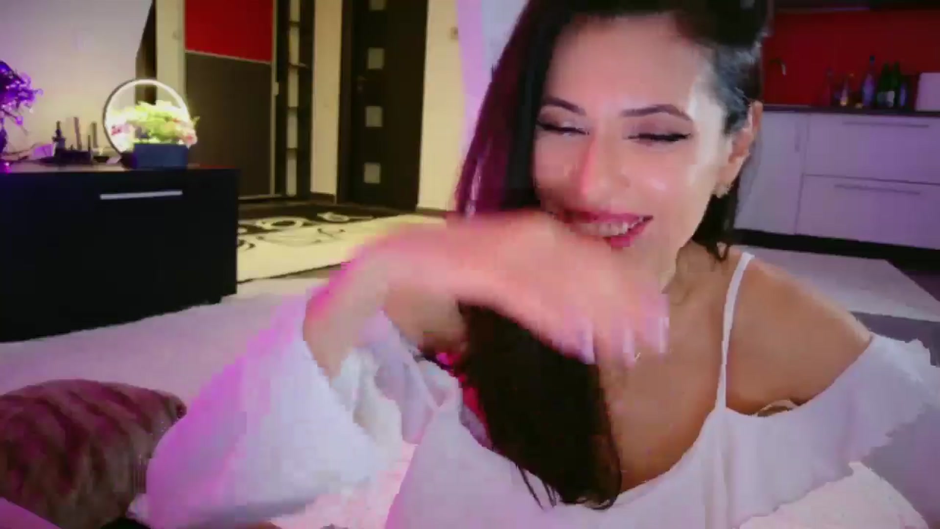 Gallery image thumbnail from SmileyTinaa's myfreecams stream on, 04/18/2026, 06:14 image 8 of 20