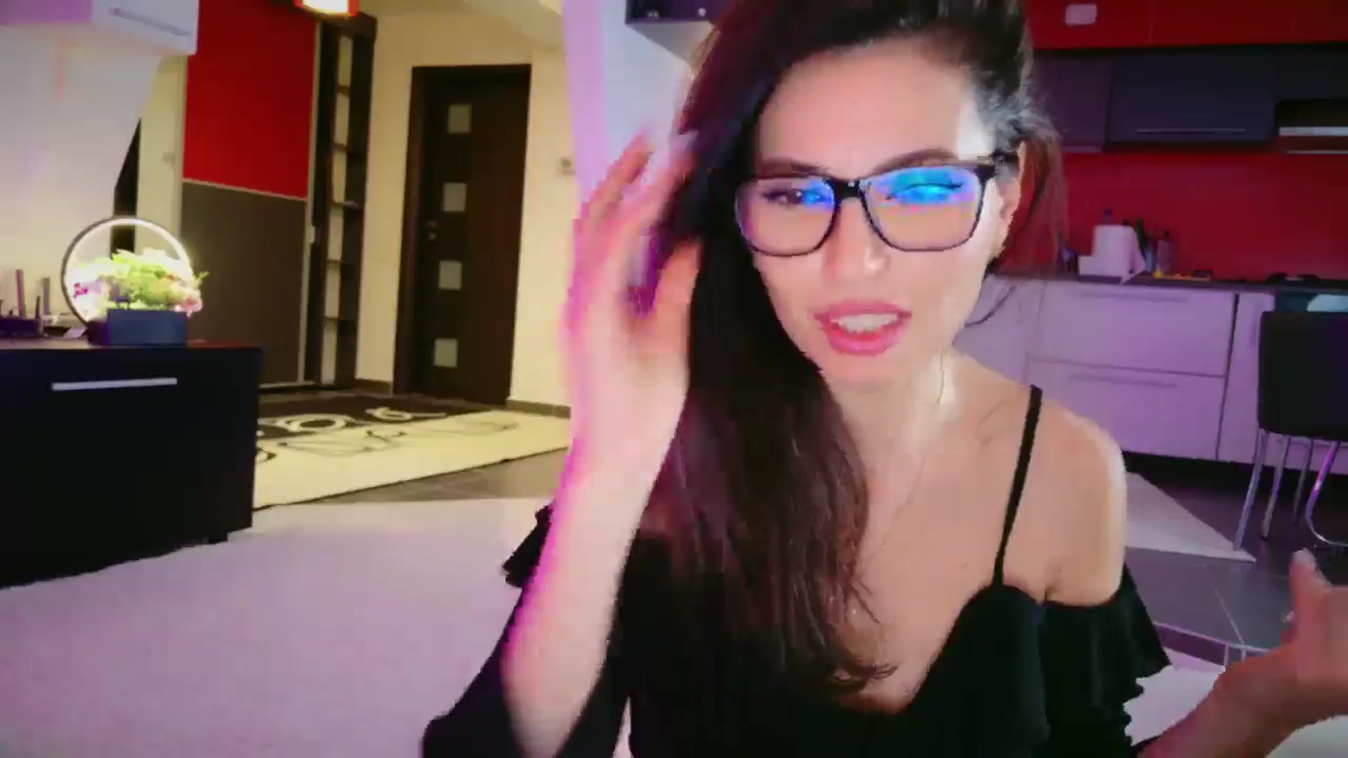 Gallery image thumbnail from SmileyTinaa's myfreecams stream on, 04/24/2026, 05:34 image 8 of 20