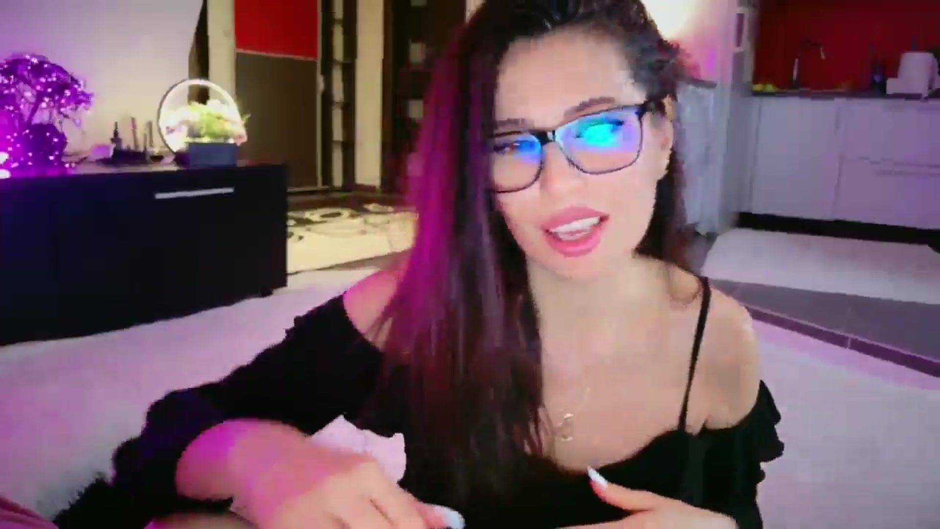 Gallery image thumbnail from SmileyTinaa's myfreecams stream on, 04/24/2026, 05:34 image 6 of 20
