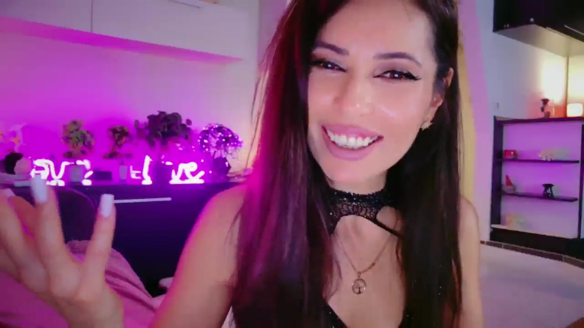 Gallery image thumbnail from SmileyTinaa's myfreecams stream on, 04/24/2026, 22:11 image 2 of 20