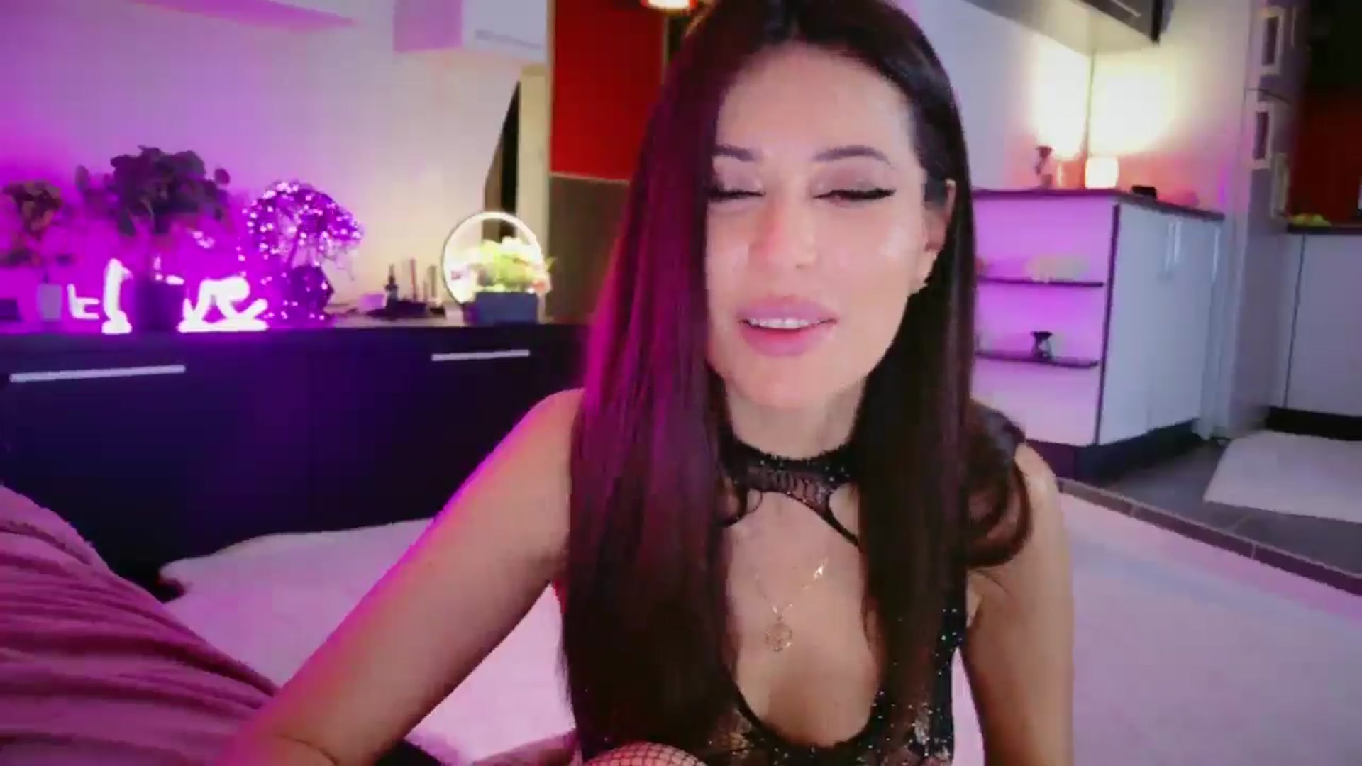 Gallery image thumbnail from SmileyTinaa's myfreecams stream on, 04/24/2026, 23:29 image 3 of 20