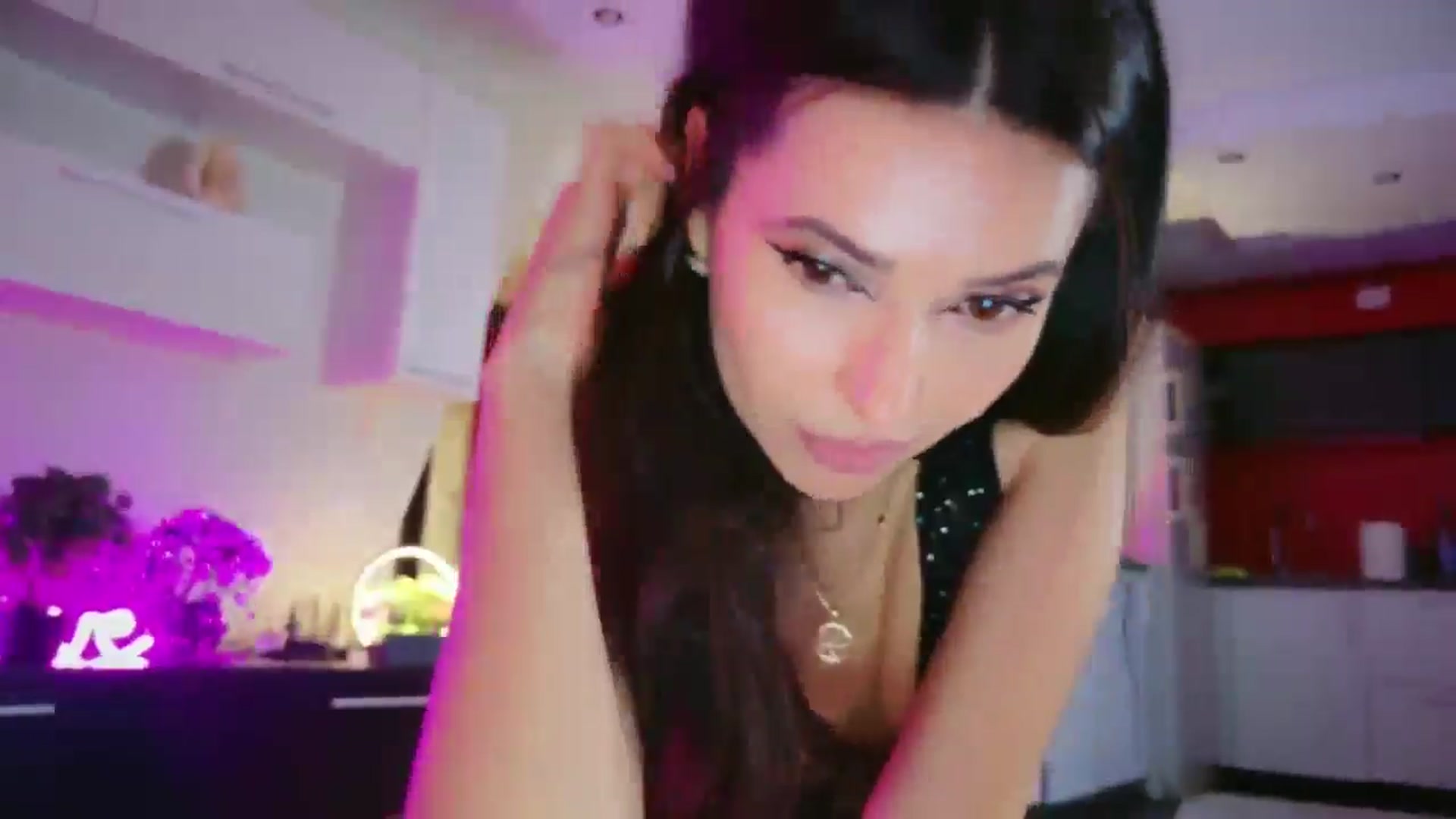 Gallery image thumbnail from SmileyTinaa's myfreecams stream on, 04/24/2026, 23:29 image 4 of 20