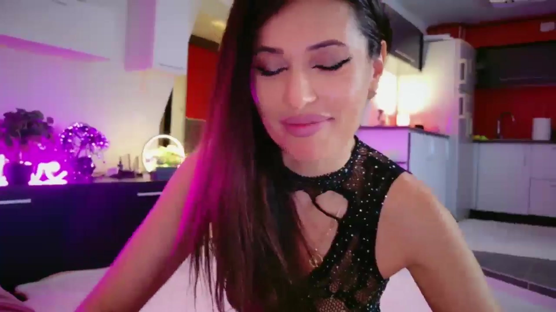 Gallery image thumbnail from SmileyTinaa's myfreecams stream on, 04/25/2026, 02:51 image 4 of 20