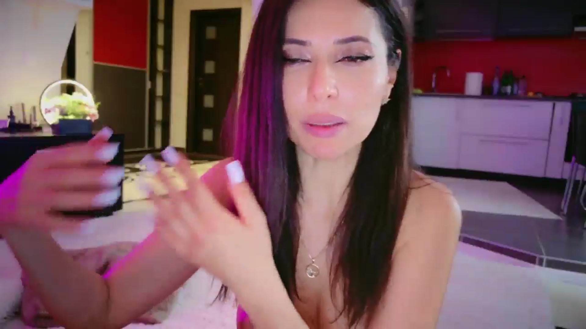 Gallery image thumbnail from SmileyTinaa's myfreecams stream on, 04/25/2026, 02:51 image 17 of 20