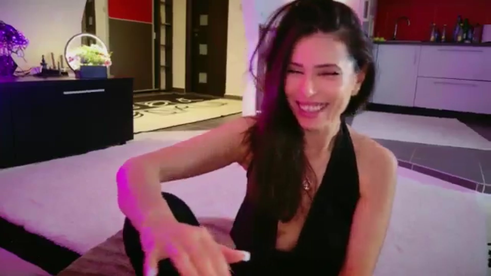 Gallery image thumbnail from SmileyTinaa's myfreecams stream on, 05/01/2026, 03:22 image 20 of 20