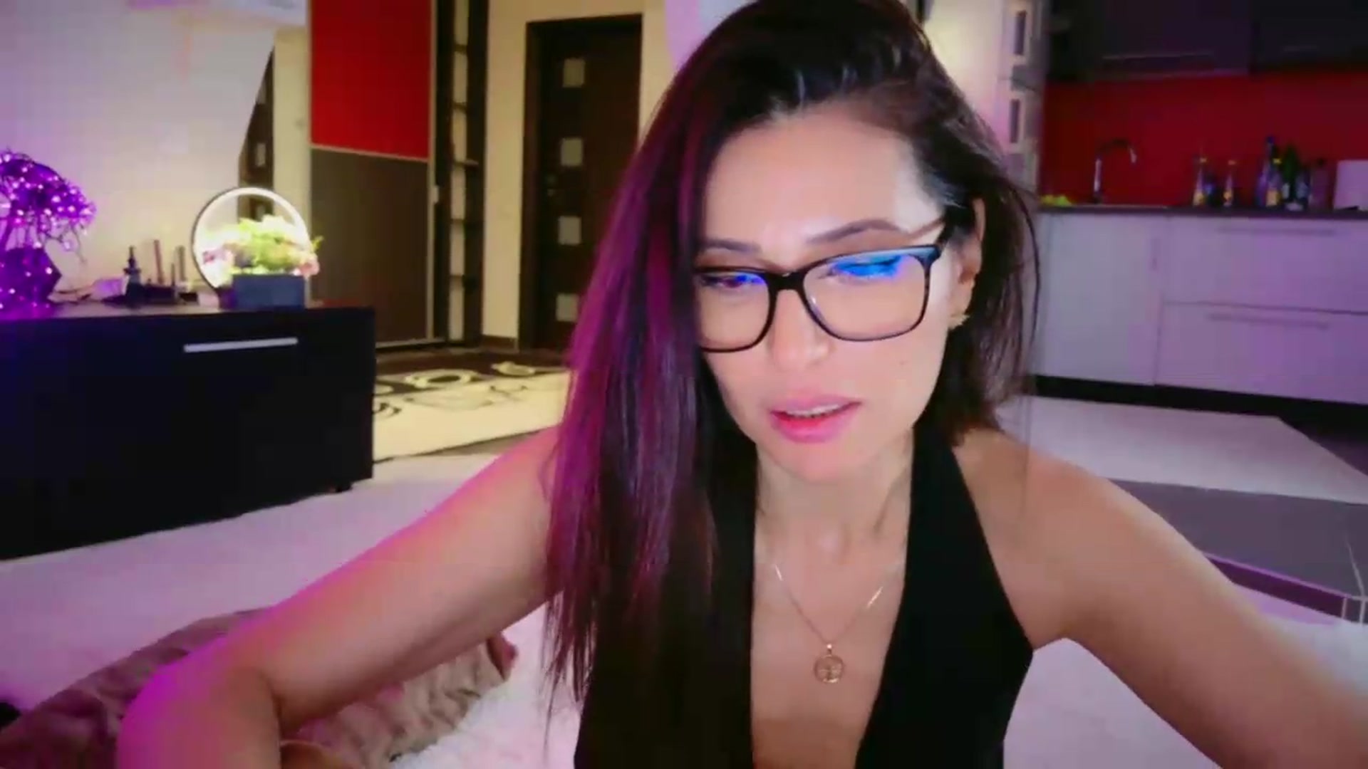 Gallery image thumbnail from SmileyTinaa's myfreecams stream on, 05/01/2026, 06:38 image 19 of 20