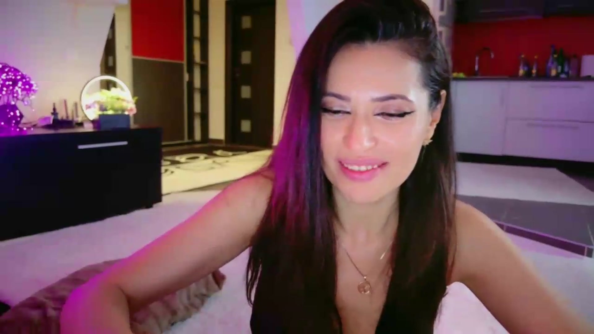 Gallery image thumbnail from SmileyTinaa's myfreecams stream on, 05/01/2026, 06:38 image 20 of 20