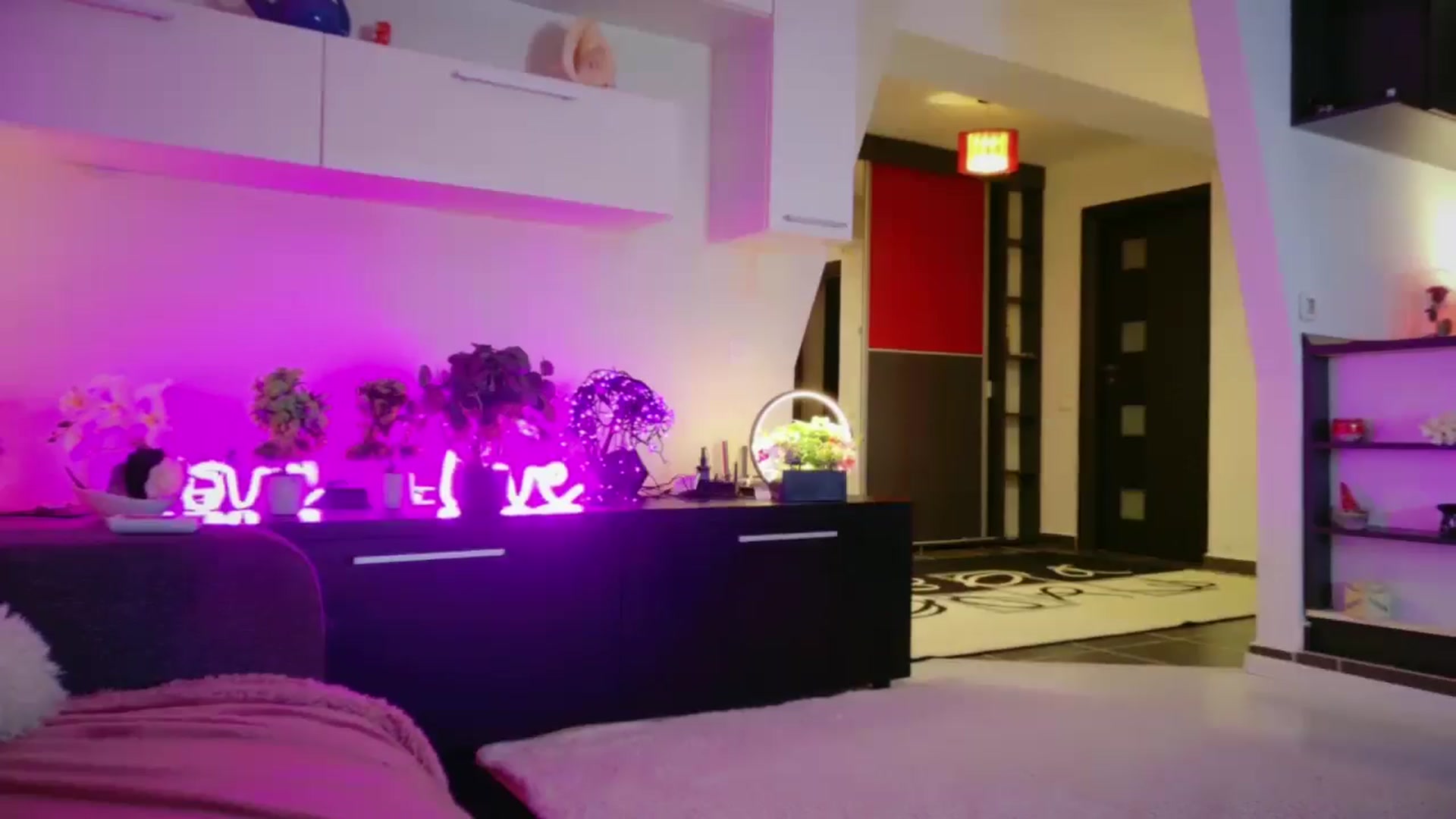 Gallery image thumbnail from SmileyTinaa's myfreecams stream on, 05/02/2026, 24:00 image 3 of 20