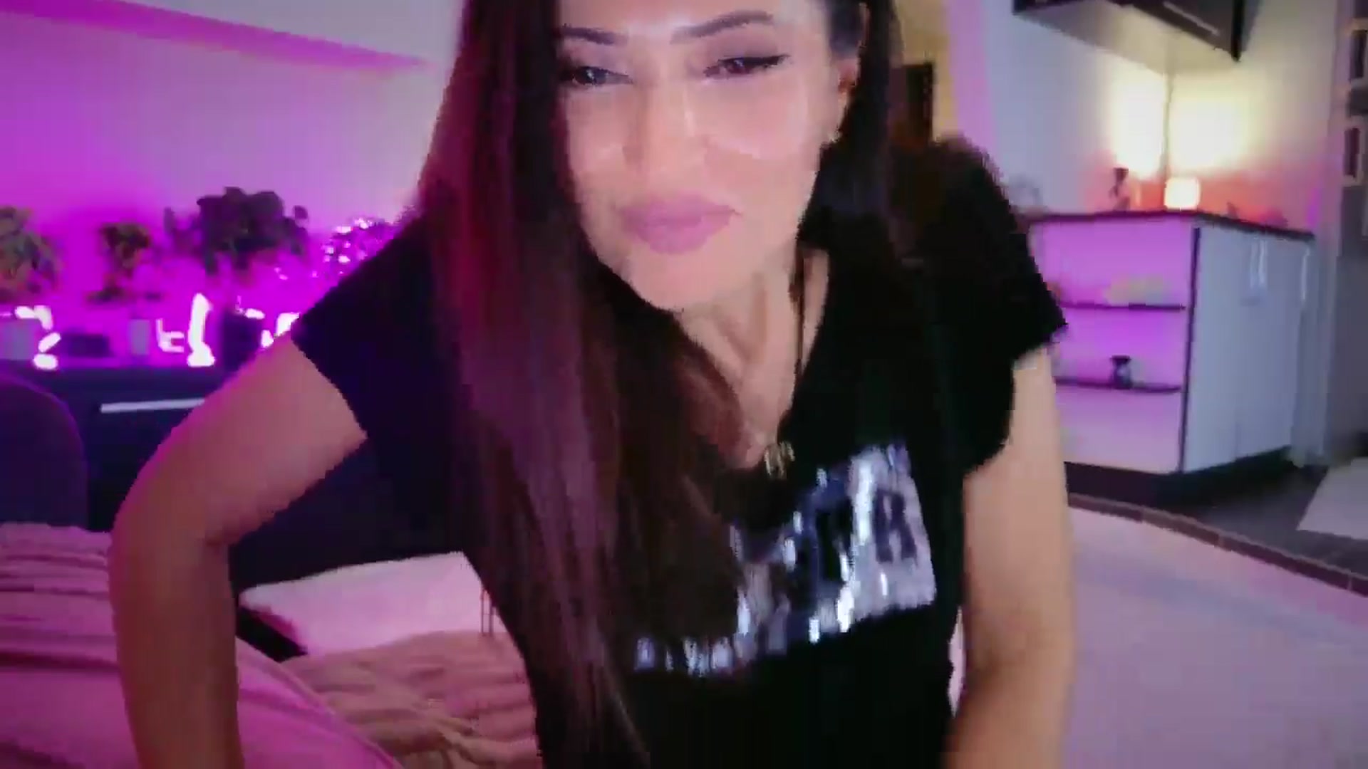 Gallery image thumbnail from SmileyTinaa's myfreecams stream on, 05/02/2026, 24:00 image 19 of 20