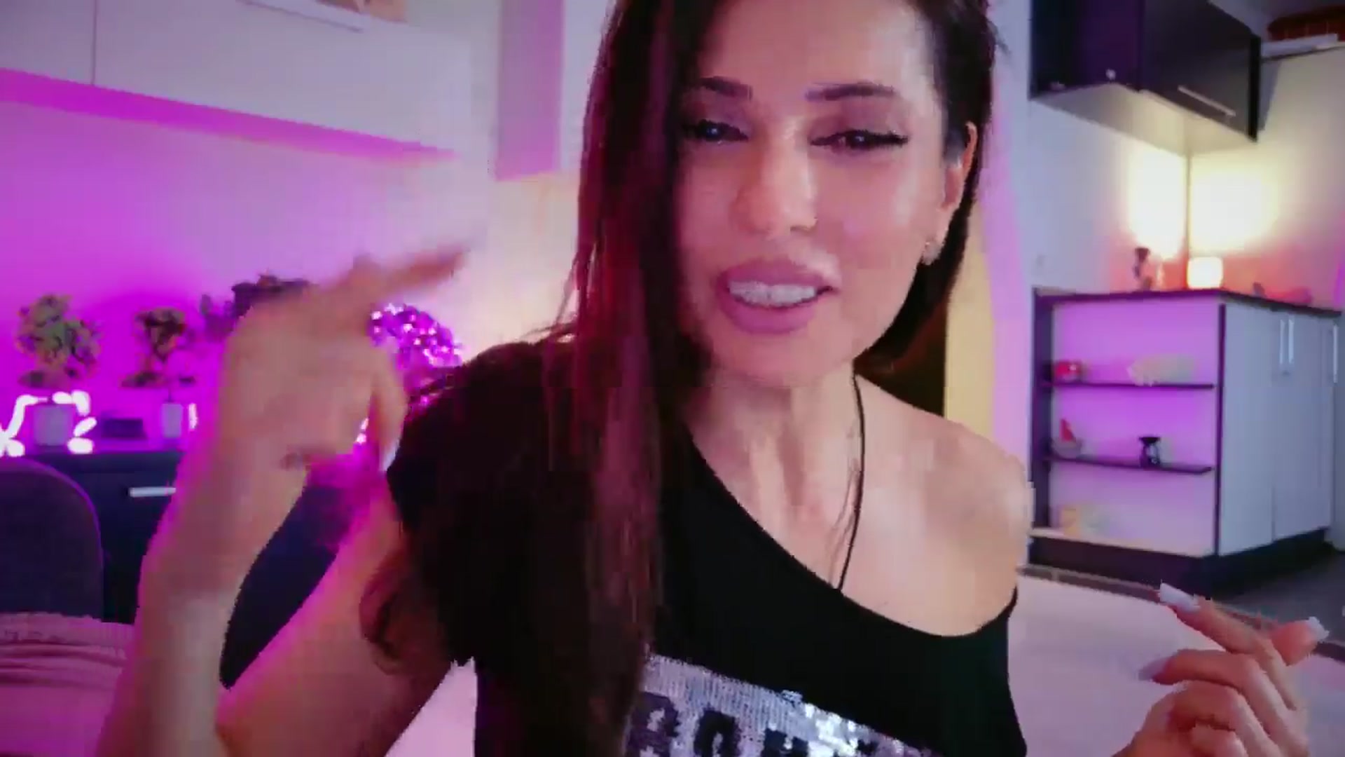 Gallery image thumbnail from SmileyTinaa's myfreecams stream on, 05/02/2026, 24:00 image 8 of 20