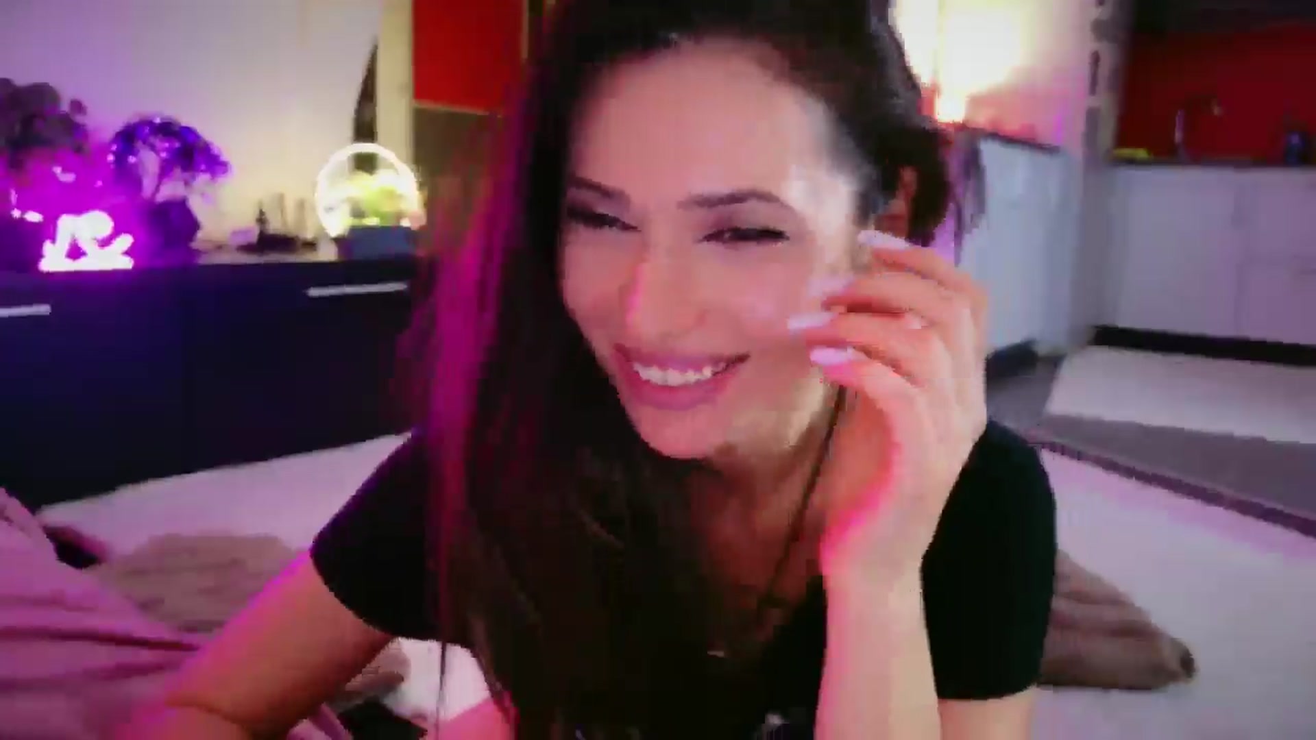 Gallery image thumbnail from SmileyTinaa's myfreecams stream on, 05/02/2026, 02:10 image 5 of 20