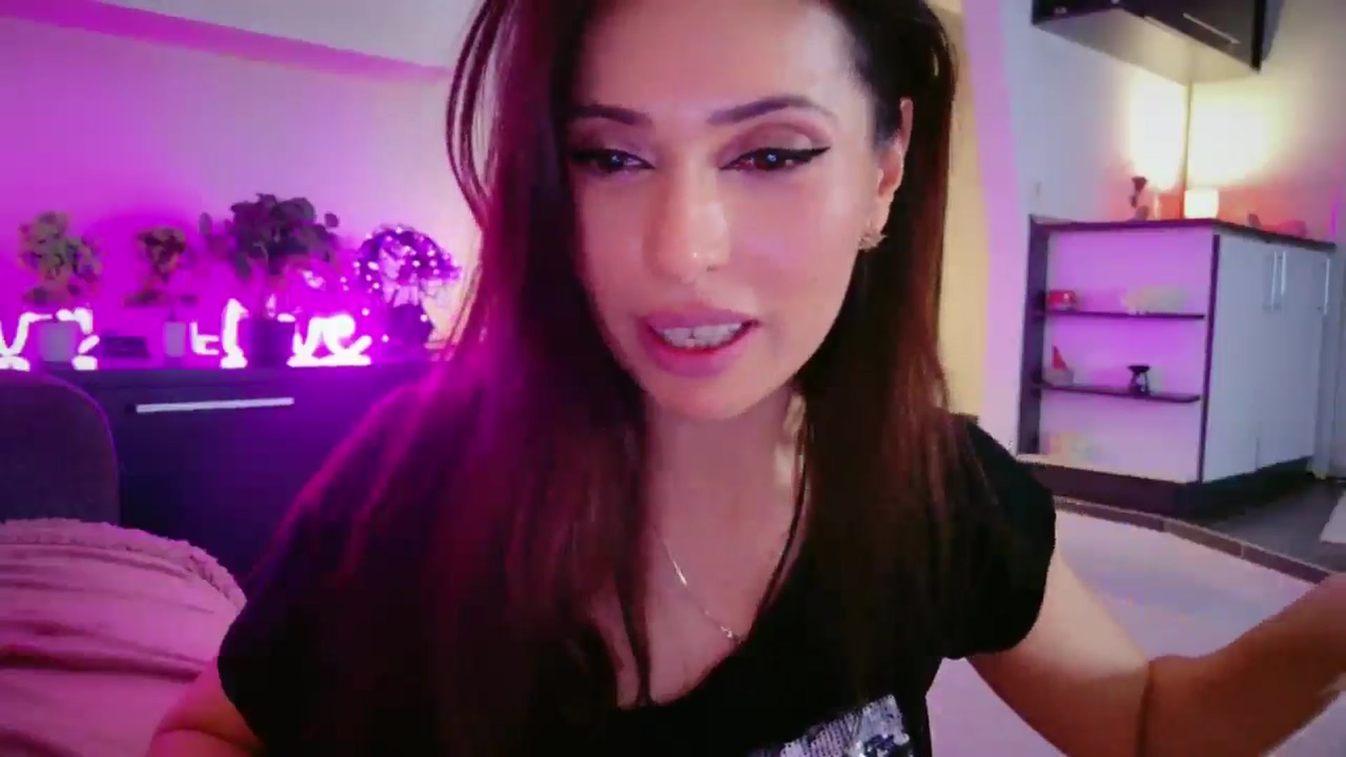 Gallery image thumbnail from SmileyTinaa's myfreecams stream on, 05/02/2026, 02:10 image 2 of 20