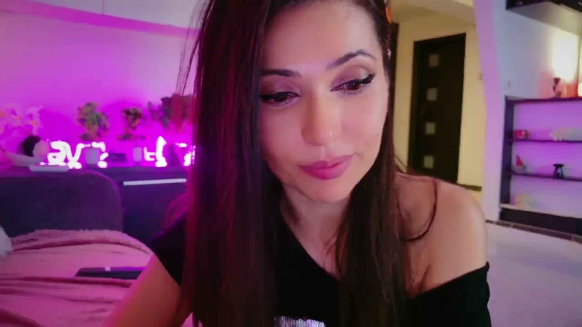 Gallery image thumbnail from SmileyTinaa's myfreecams stream on, 05/02/2026, 06:34 image 13 of 20