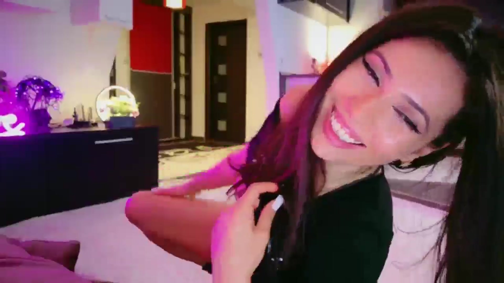 Gallery image thumbnail from SmileyTinaa's myfreecams stream on, 05/02/2026, 06:34 image 4 of 20