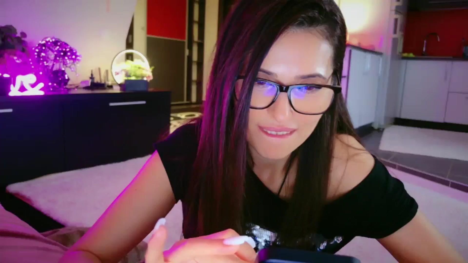 Gallery image thumbnail from SmileyTinaa's myfreecams stream on, 05/02/2026, 06:34 image 17 of 20