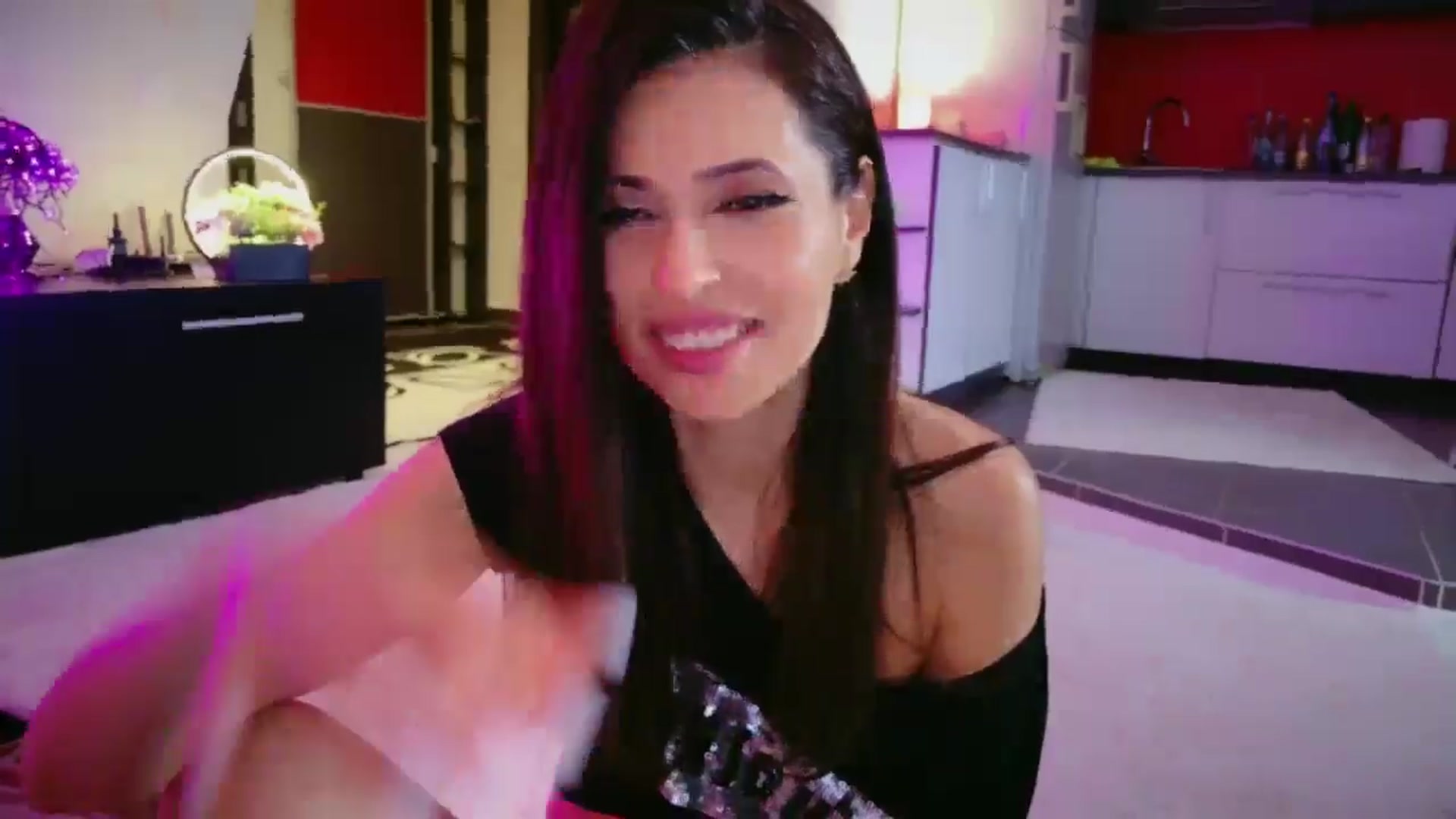 Gallery image thumbnail from SmileyTinaa's myfreecams stream on, 05/02/2026, 06:34 image 18 of 20
