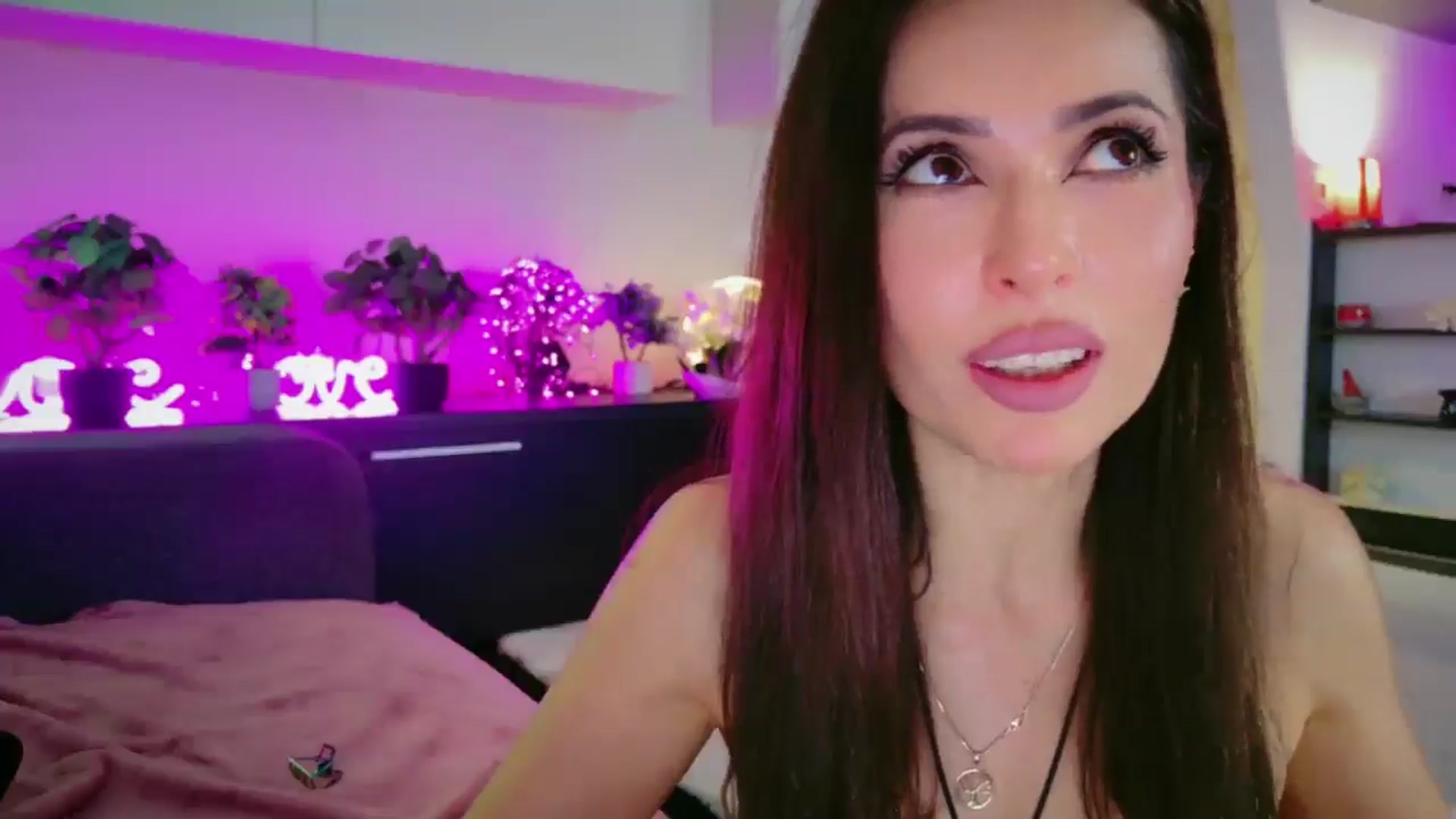 Gallery image thumbnail from SmileyTinaa's myfreecams stream on, 05/08/2026, 02:24 image 7 of 20