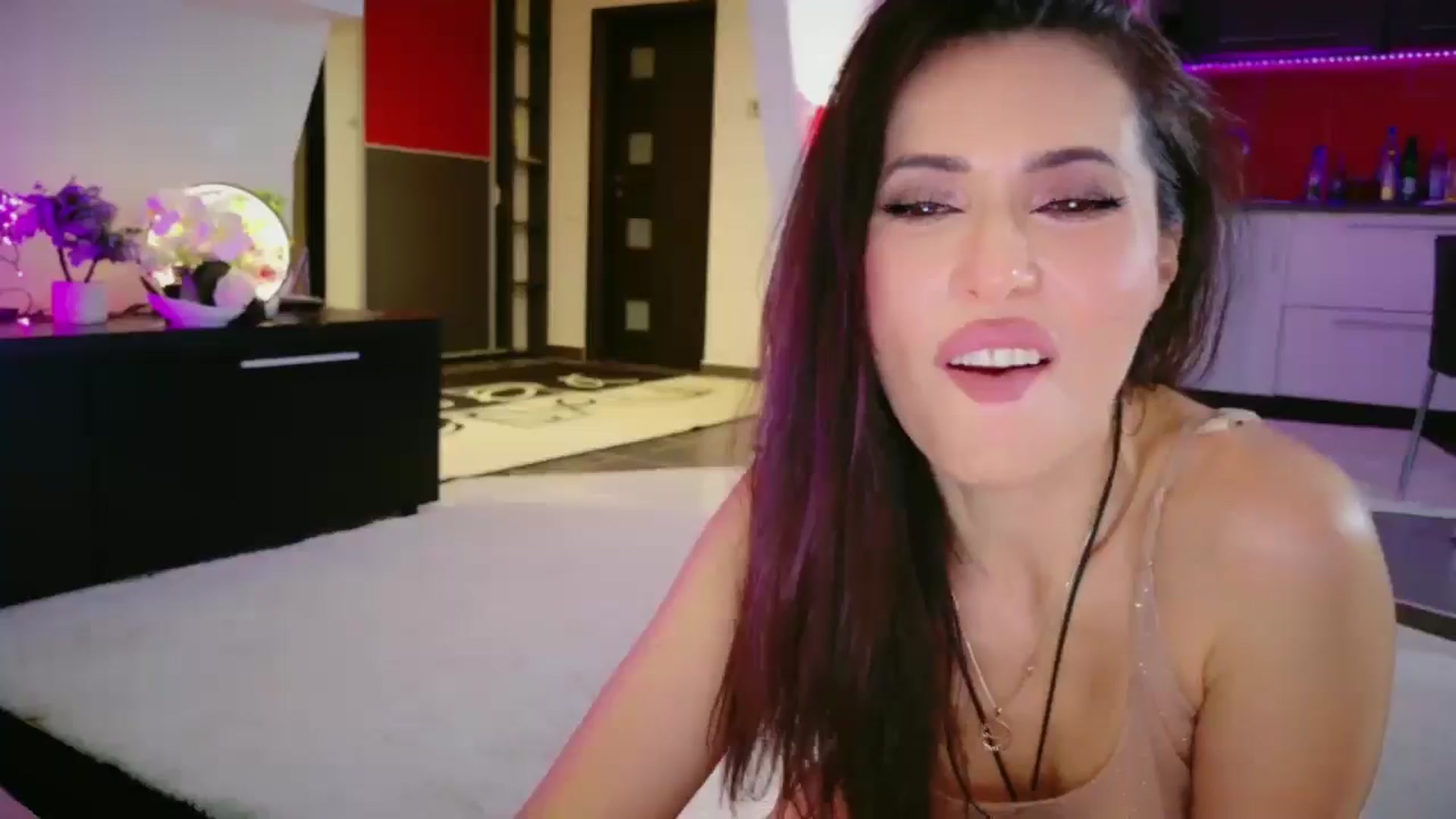Gallery image thumbnail from SmileyTinaa's myfreecams stream on, 05/08/2026, 02:24 image 3 of 20