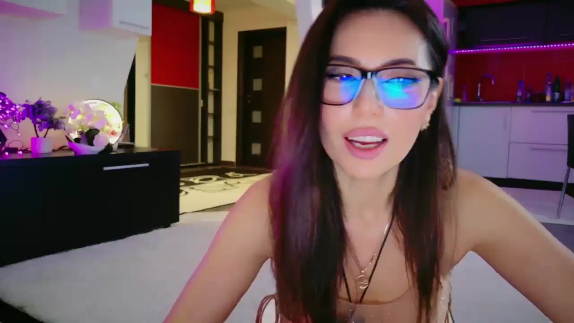 Gallery image thumbnail from SmileyTinaa's myfreecams stream on, 05/08/2026, 02:24 image 4 of 20