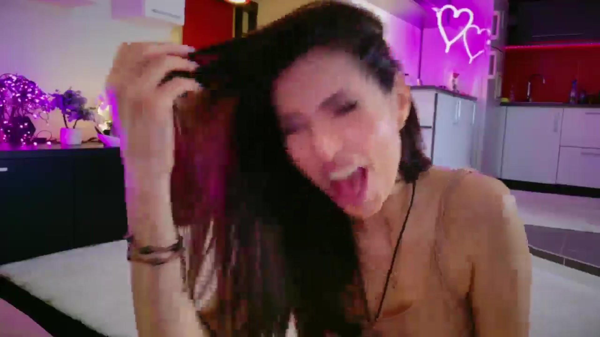 Gallery image thumbnail from SmileyTinaa's myfreecams stream on, 05/08/2026, 04:18 image 3 of 20