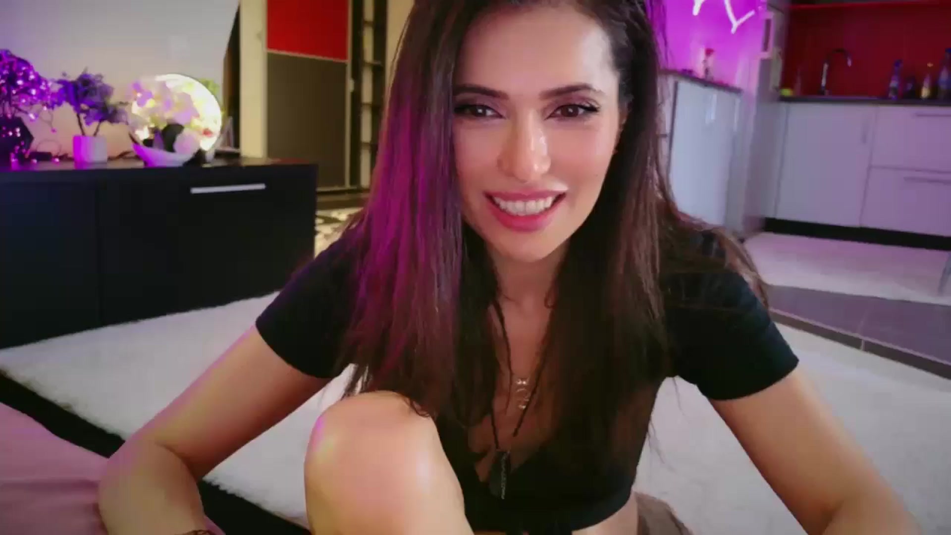 Gallery image thumbnail from SmileyTinaa's myfreecams stream on, 05/08/2026, 06:35 image 10 of 20