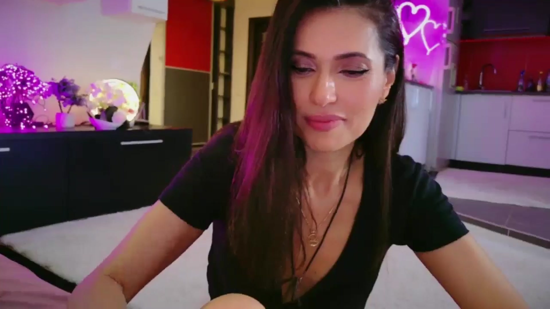 Gallery image thumbnail from SmileyTinaa's myfreecams stream on, 05/08/2026, 06:35 image 8 of 20