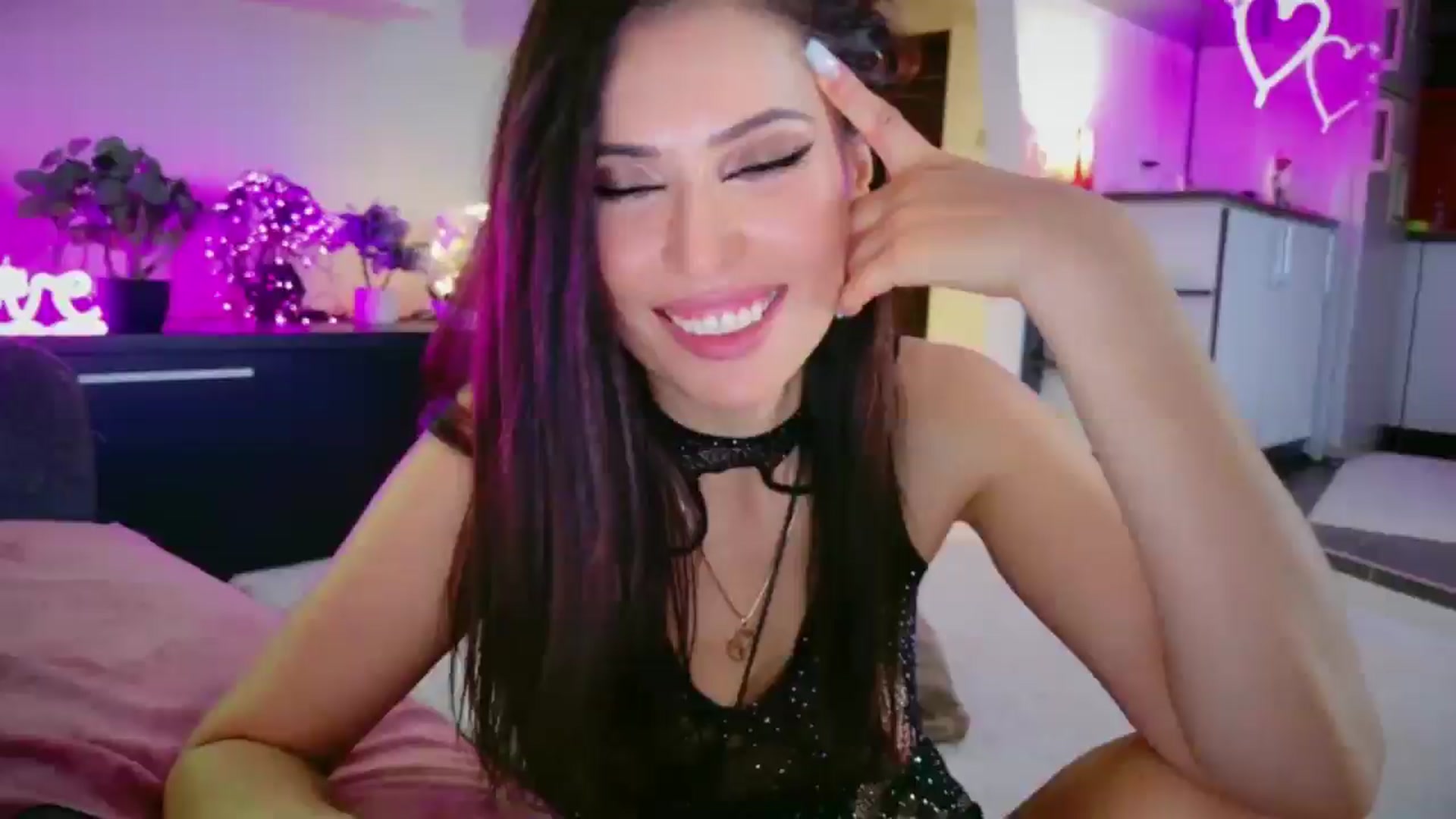 Gallery image thumbnail from SmileyTinaa's myfreecams stream on, 05/09/2026, 06:39 image 1 of 20
