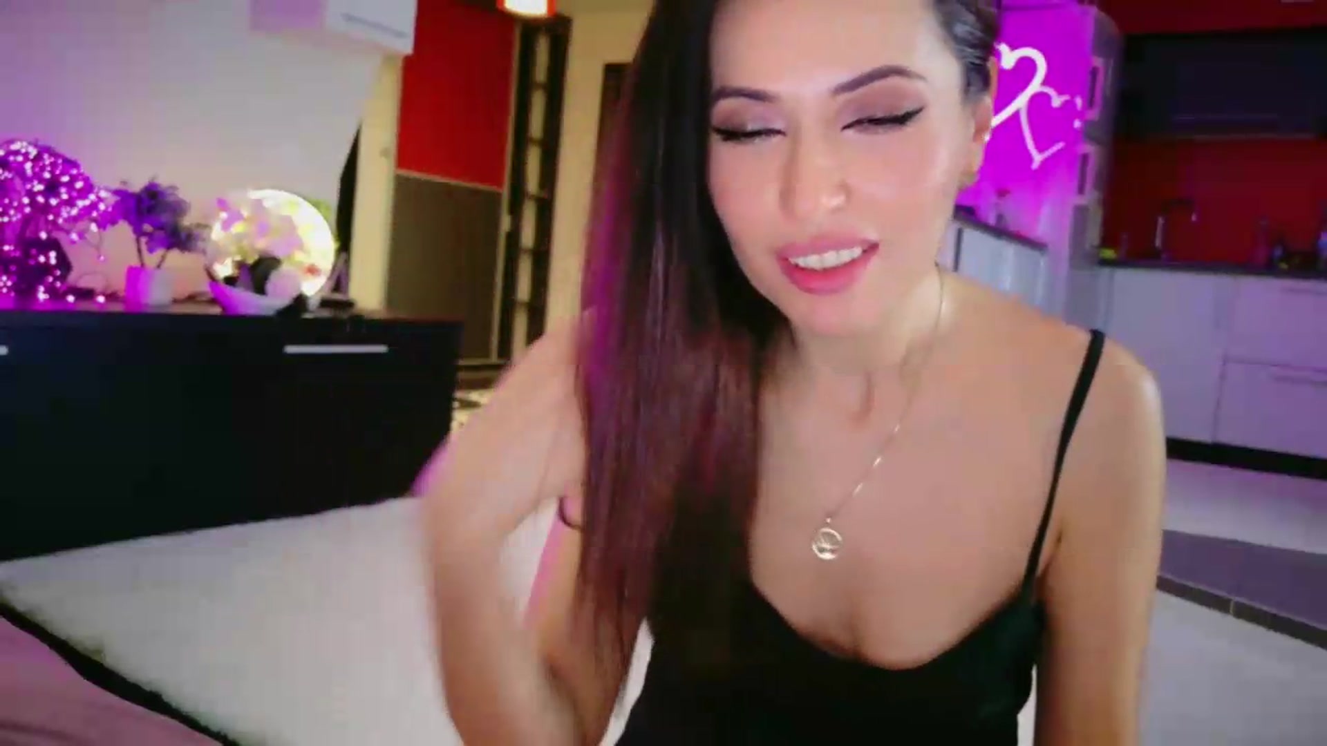 Gallery image thumbnail from SmileyTinaa's myfreecams stream on, 05/15/2026, 03:30 image 13 of 20