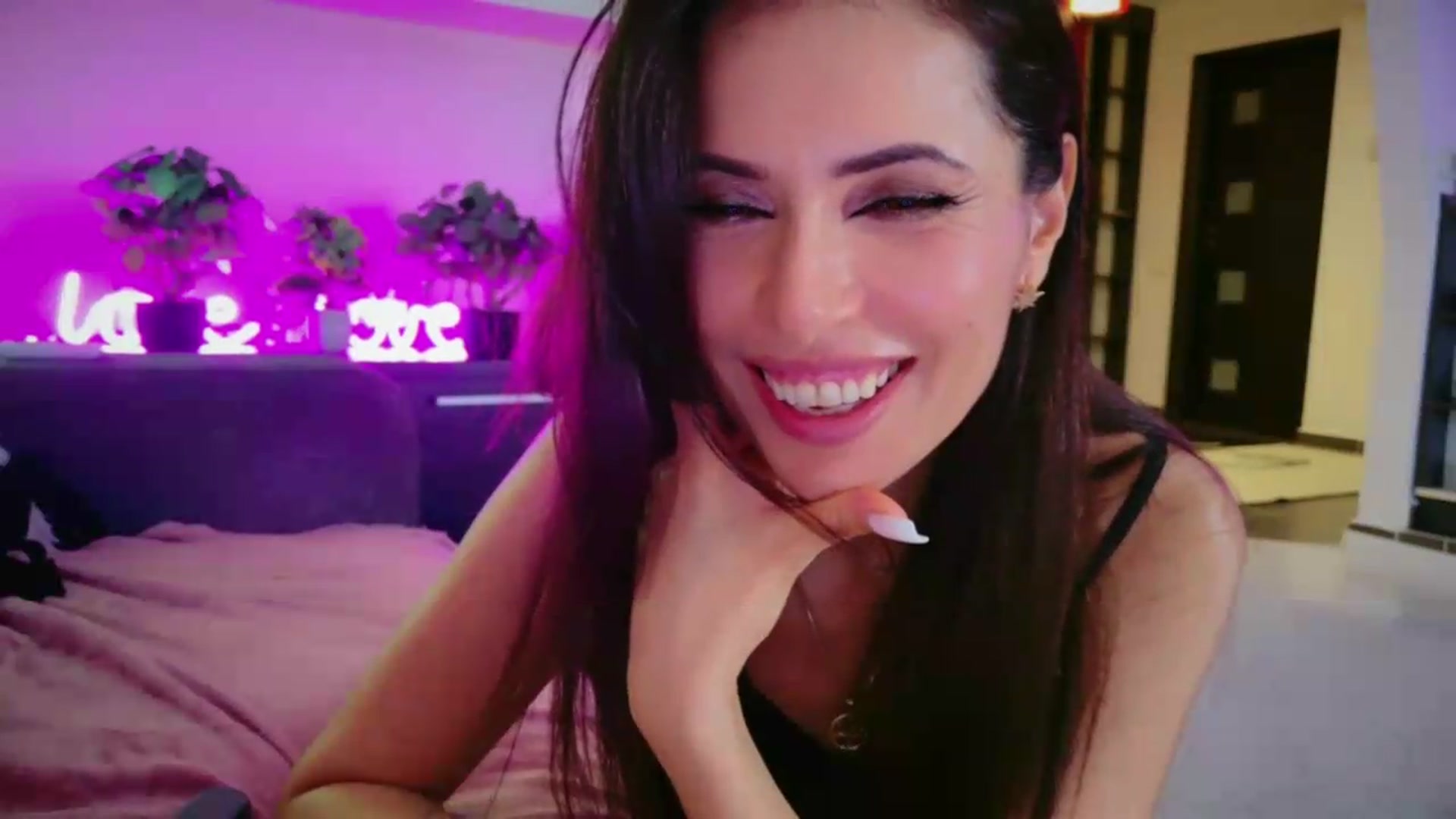 Gallery image thumbnail from SmileyTinaa's myfreecams stream on, 05/15/2026, 03:30 image 12 of 20