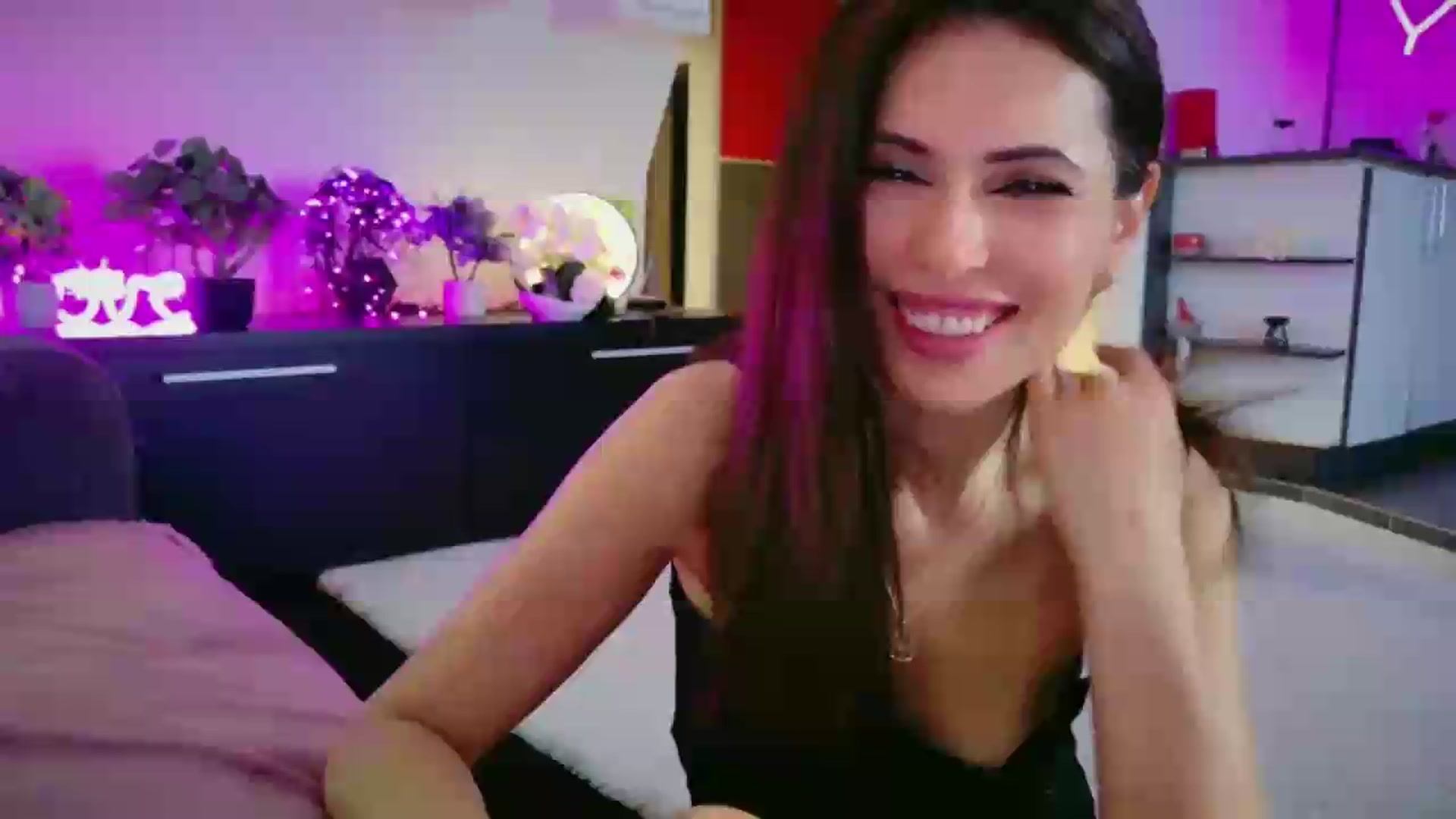 Gallery image thumbnail from SmileyTinaa's myfreecams stream on, 05/15/2026, 03:30 image 1 of 20
