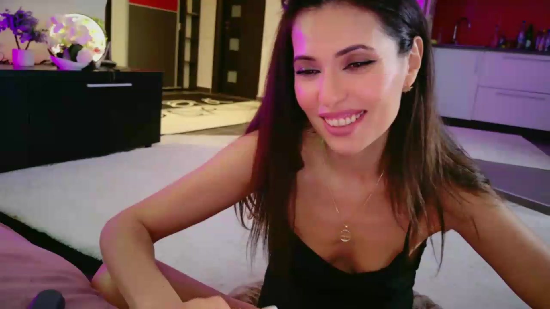 Gallery image thumbnail from SmileyTinaa's myfreecams stream on, 05/15/2026, 06:48 image 12 of 20