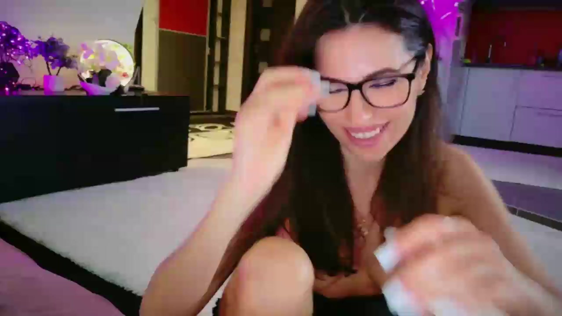 Gallery image thumbnail from SmileyTinaa's myfreecams stream on, 05/15/2026, 06:48 image 1 of 20