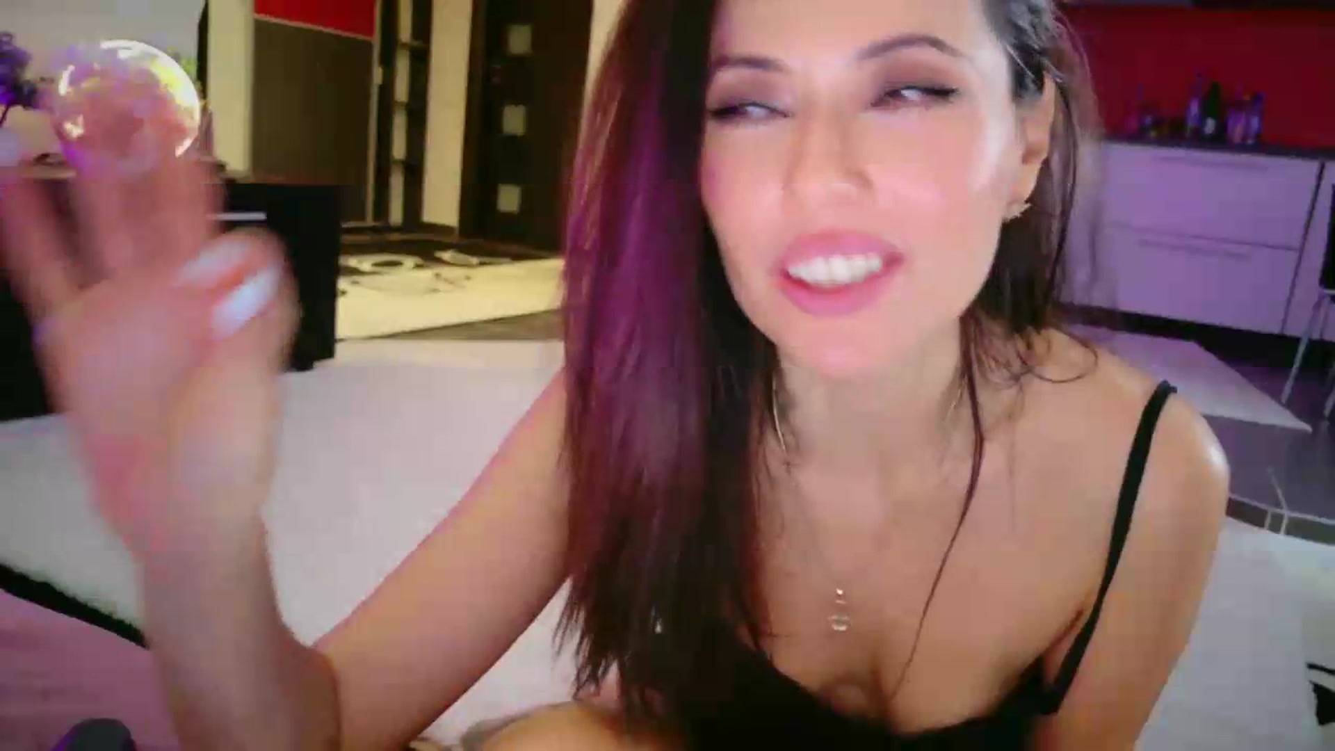 Gallery image thumbnail from SmileyTinaa's myfreecams stream on, 05/15/2026, 06:48 image 16 of 20