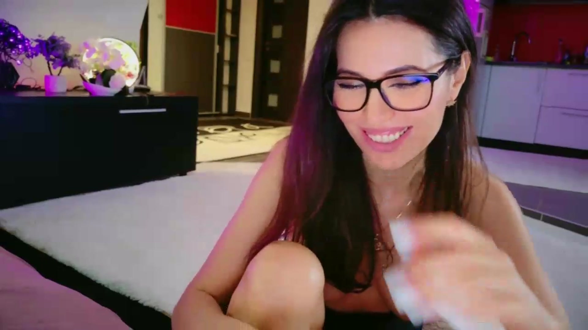 Gallery image thumbnail from SmileyTinaa's myfreecams stream on, 05/15/2026, 06:48 image 2 of 20