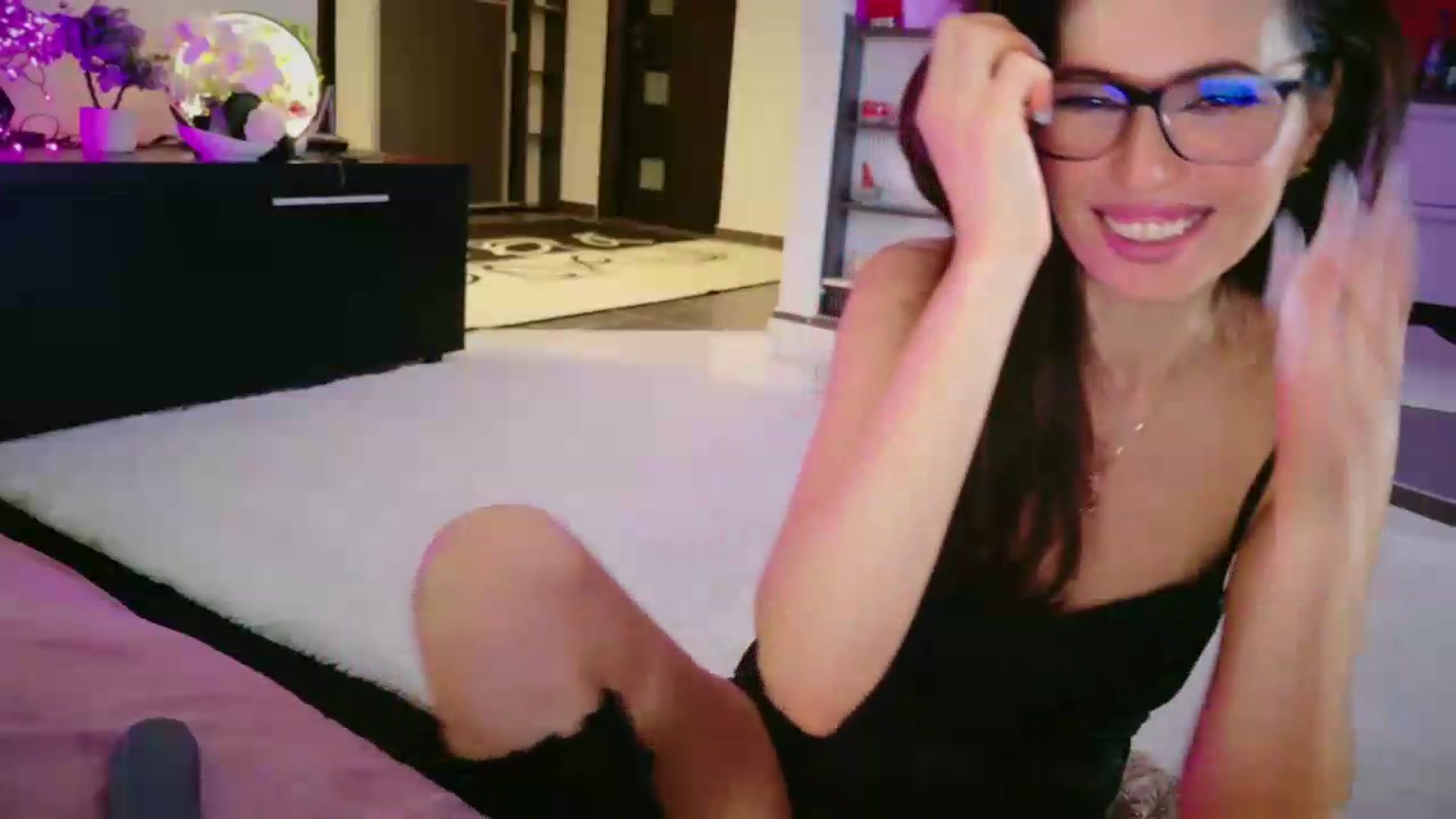 Gallery image thumbnail from SmileyTinaa's myfreecams stream on, 05/15/2026, 06:48 image 6 of 20