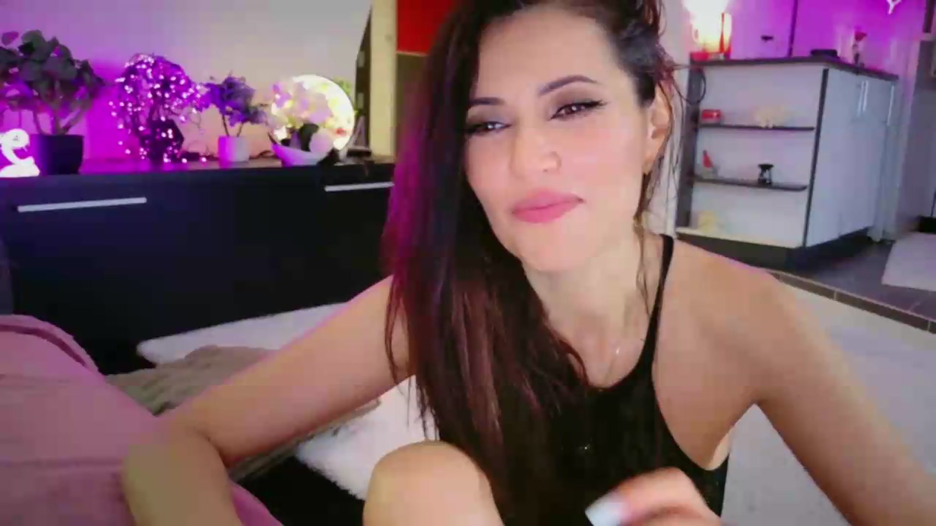 Gallery image thumbnail from SmileyTinaa's myfreecams stream on, 05/16/2026, 05:55 image 10 of 20