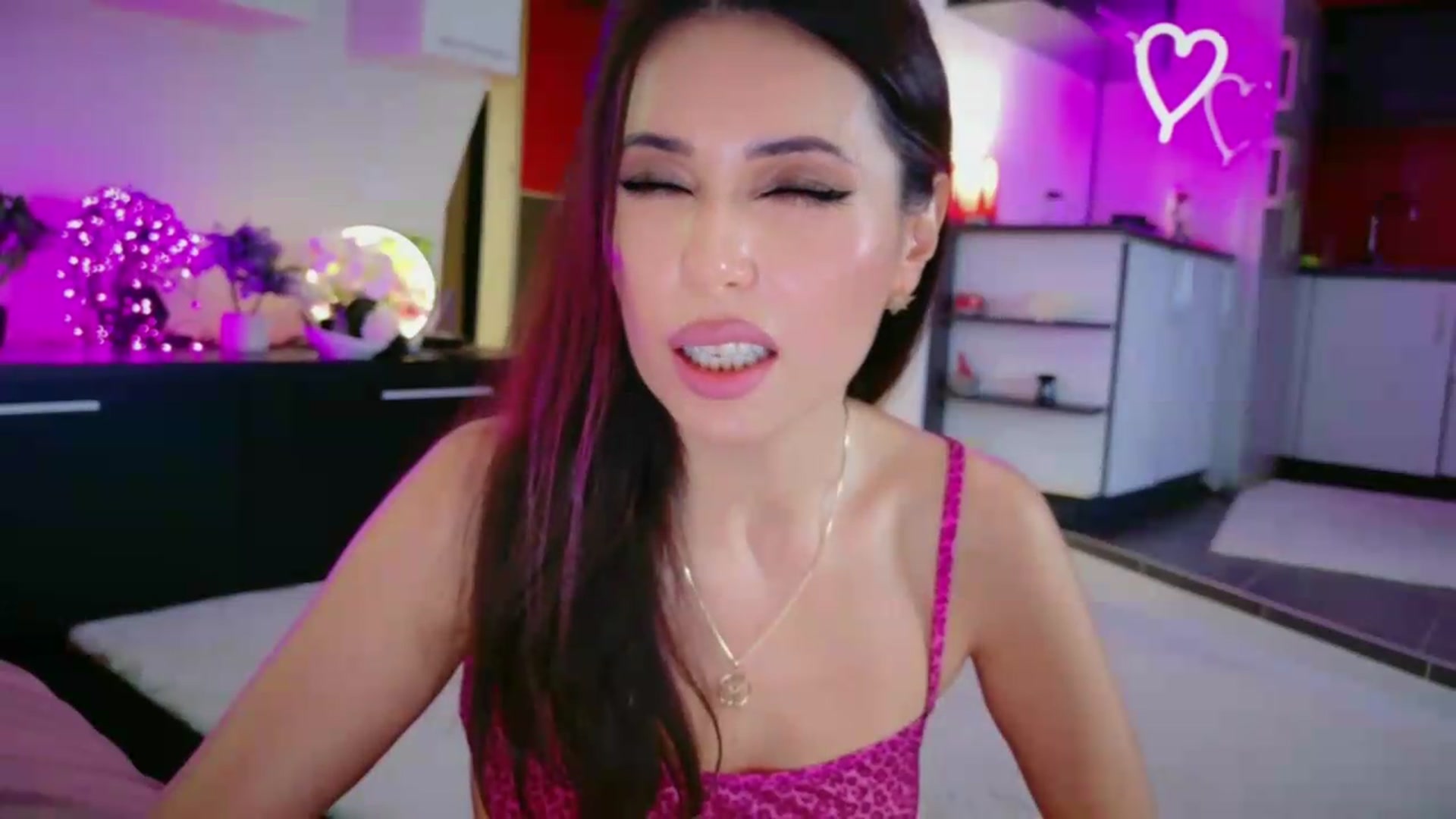 Gallery image thumbnail from SmileyTinaa's myfreecams stream on, 05/22/2026, 01:34 image 3 of 20