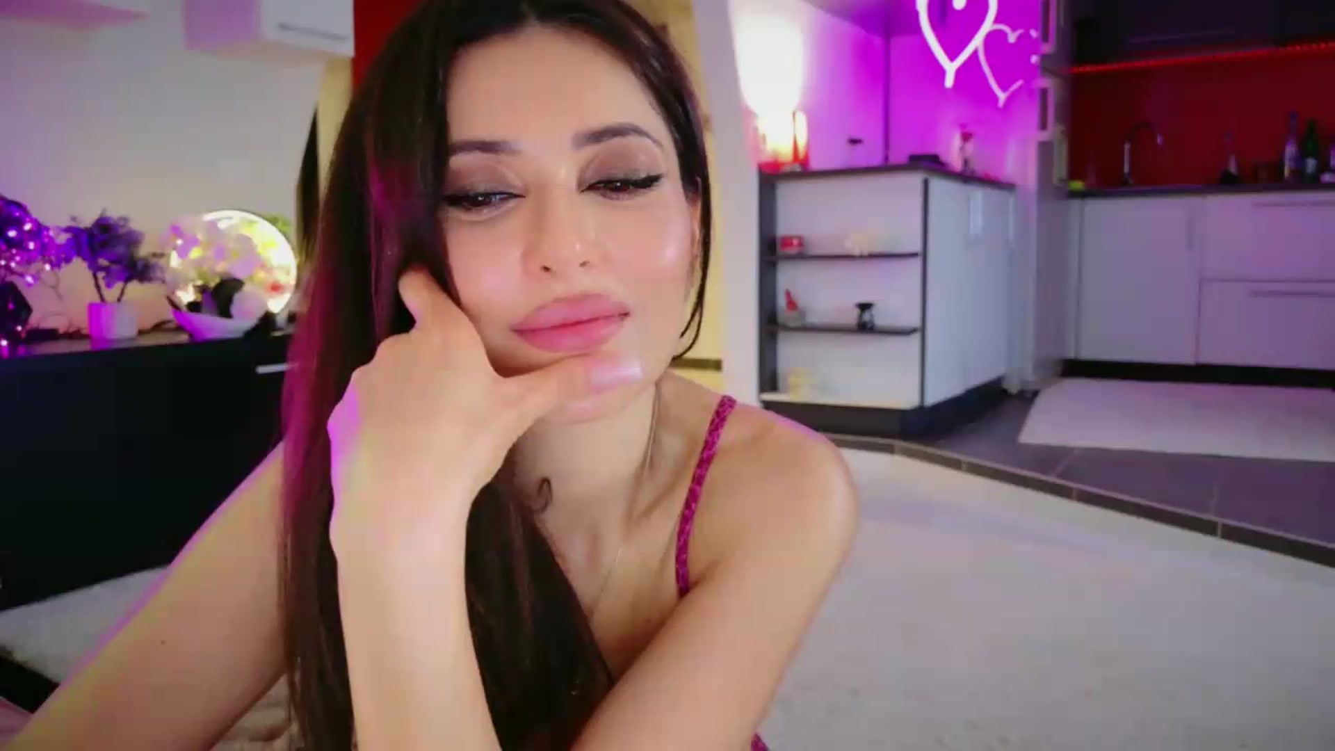 Gallery image thumbnail from SmileyTinaa's myfreecams stream on, 05/22/2026, 04:42 image 7 of 20