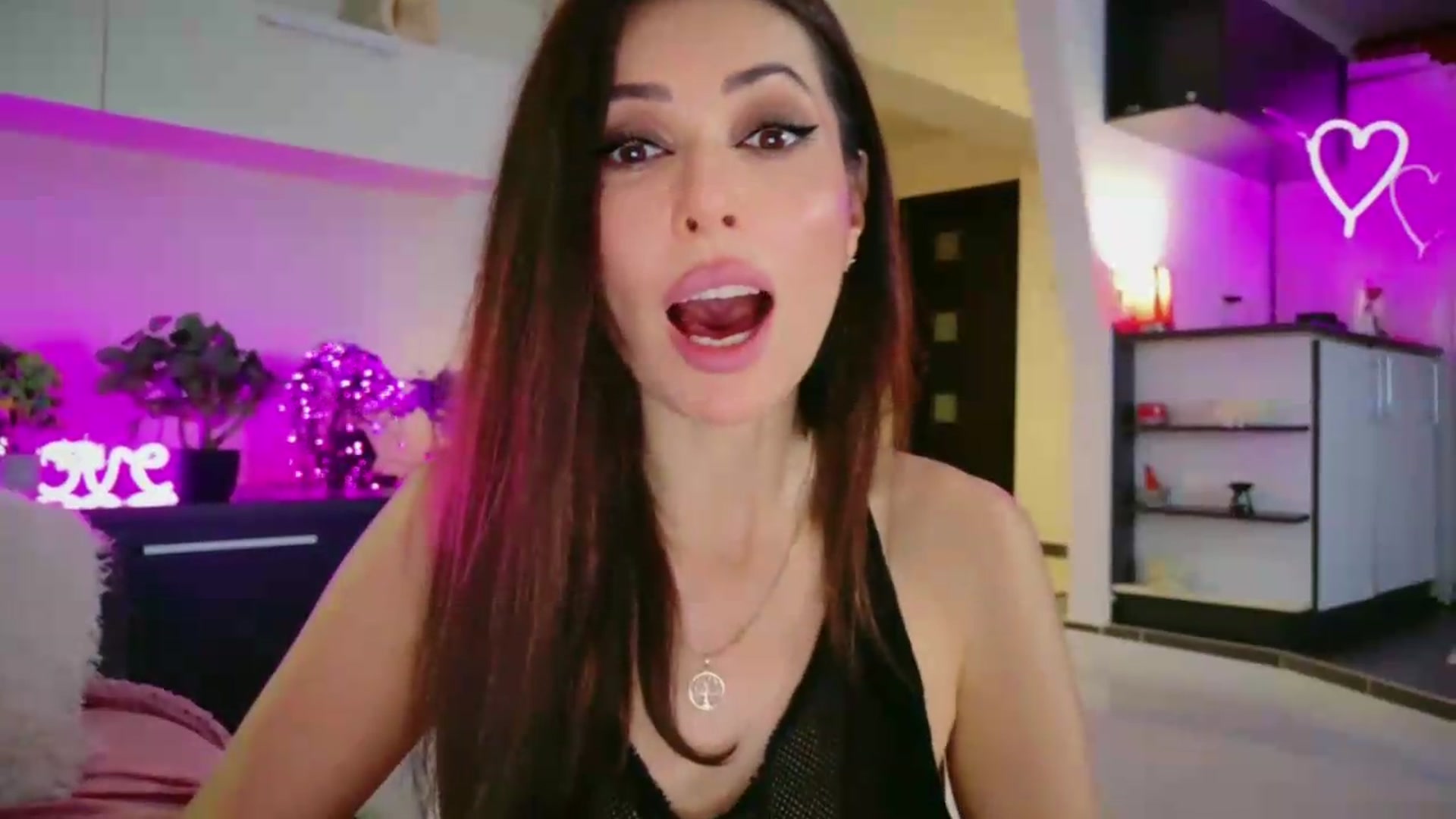 Gallery image thumbnail from SmileyTinaa's myfreecams stream on, 05/22/2026, 23:30 image 12 of 20