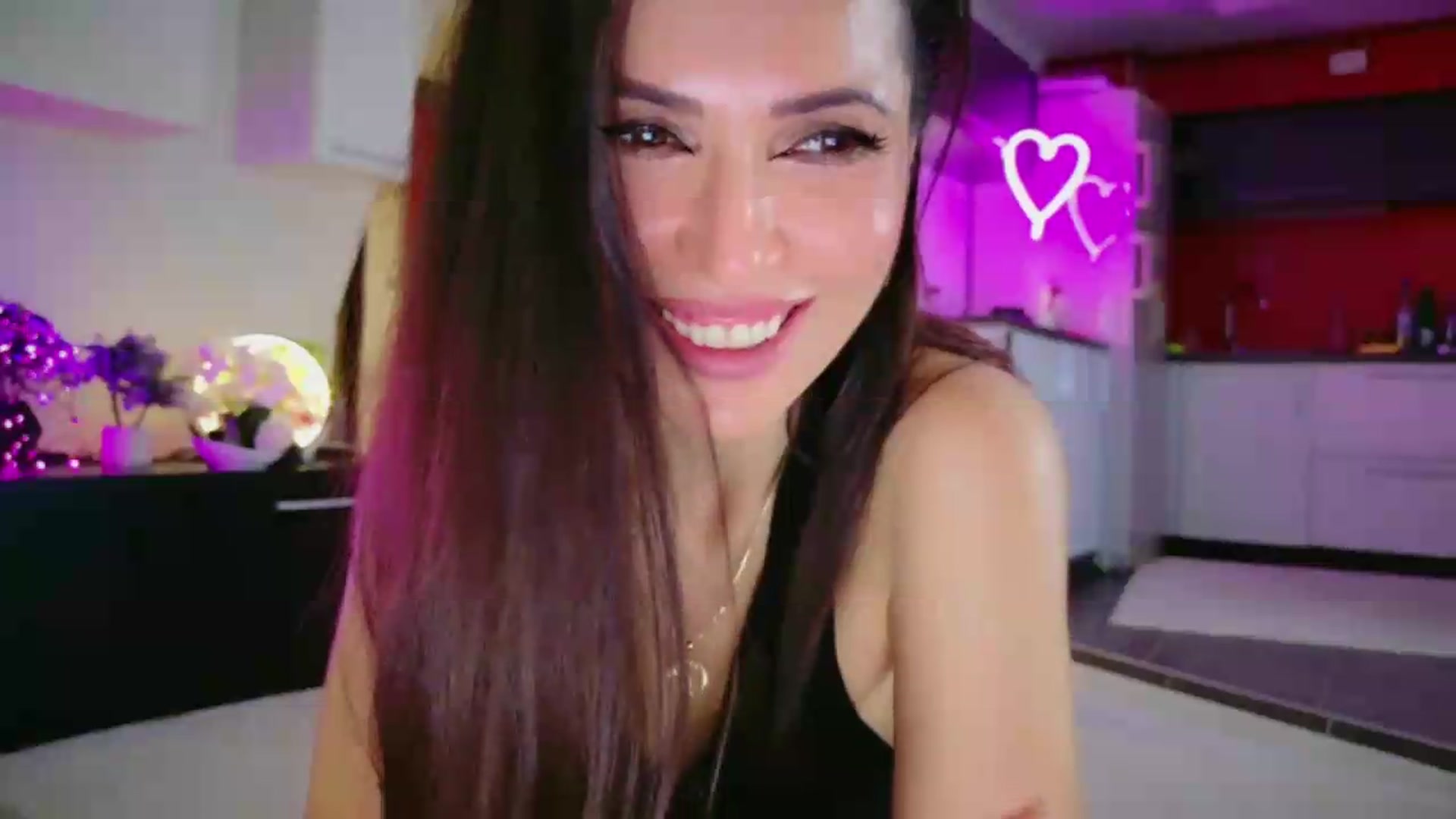 Gallery image thumbnail from SmileyTinaa's myfreecams stream on, 05/22/2026, 23:30 image 19 of 20