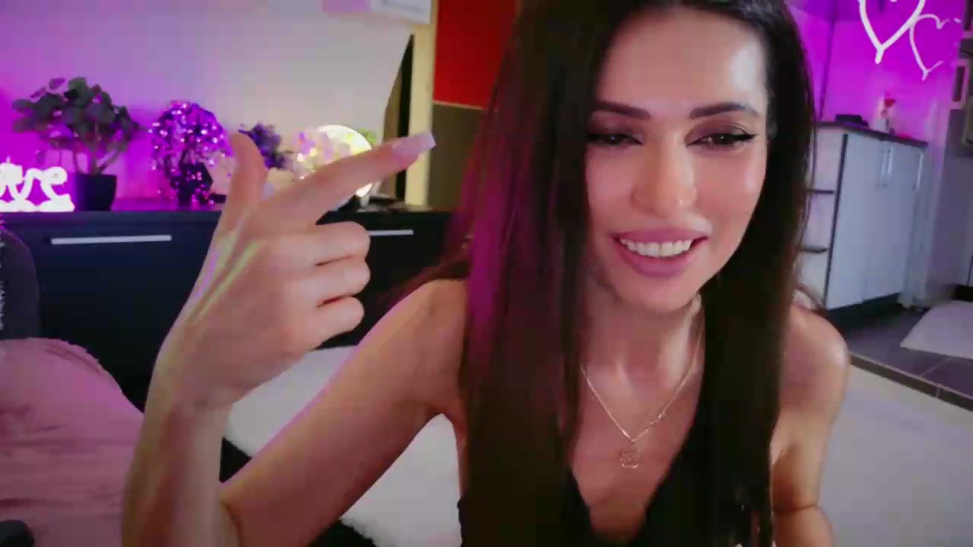 Gallery image thumbnail from SmileyTinaa's myfreecams stream on, 05/22/2026, 23:30 image 2 of 20